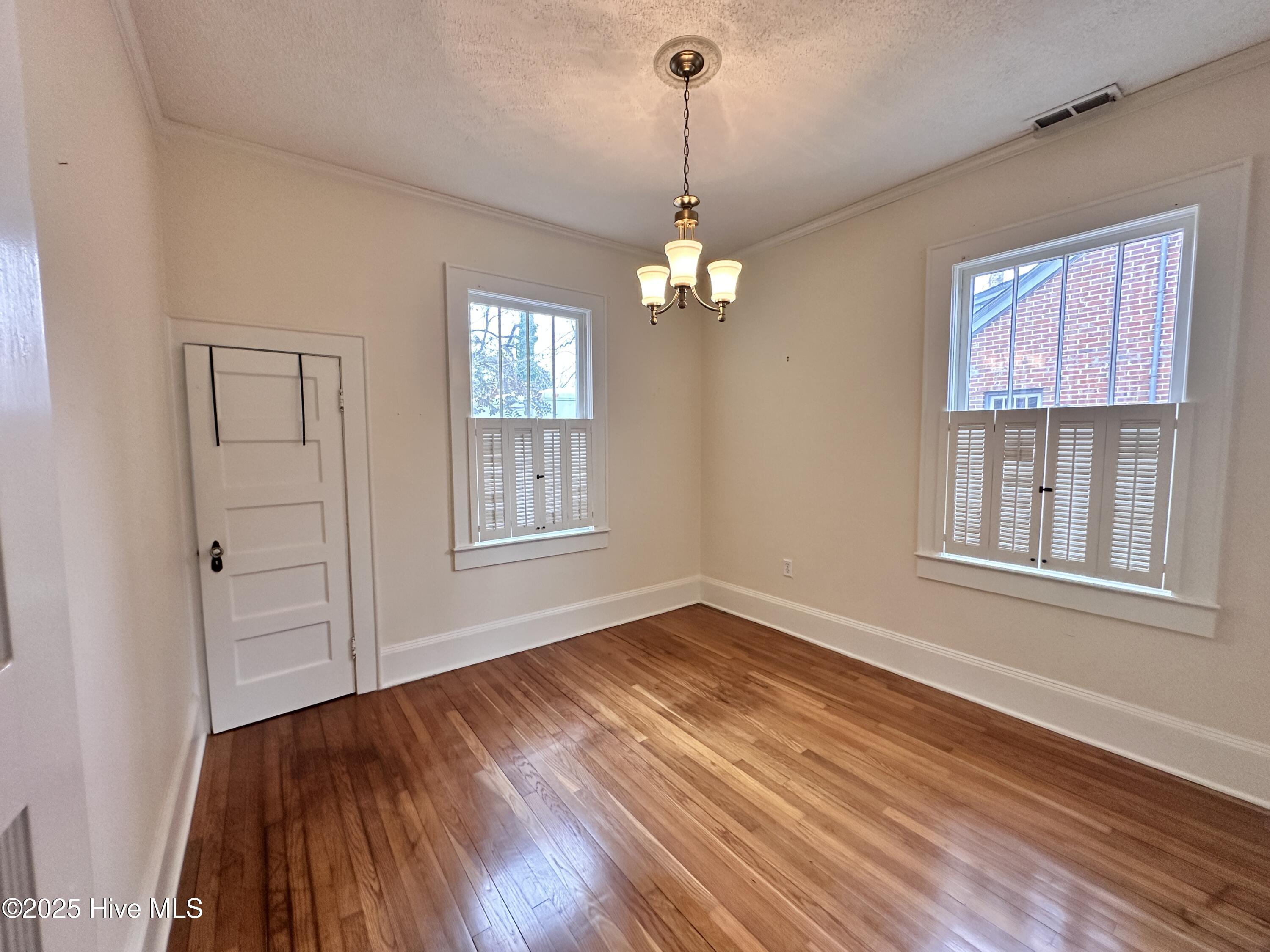 102 E 13th Street Property Photo 14