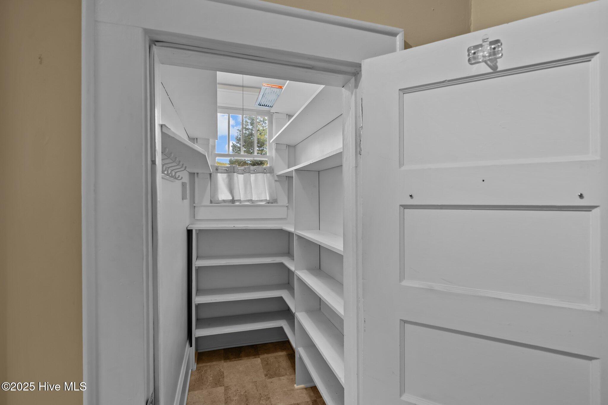 102 E 13th Street Property Photo 20