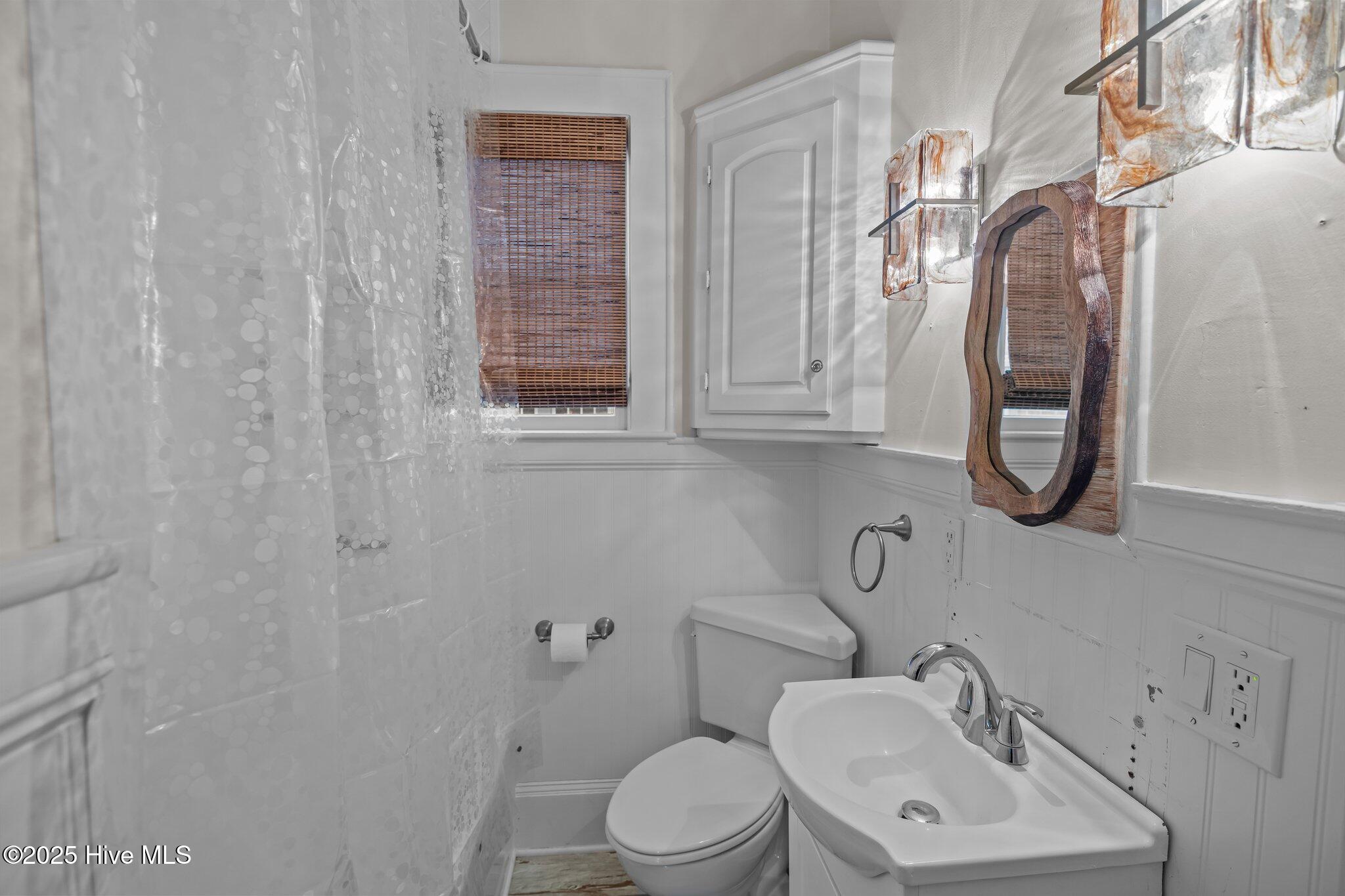 102 E 13th Street Property Photo 22
