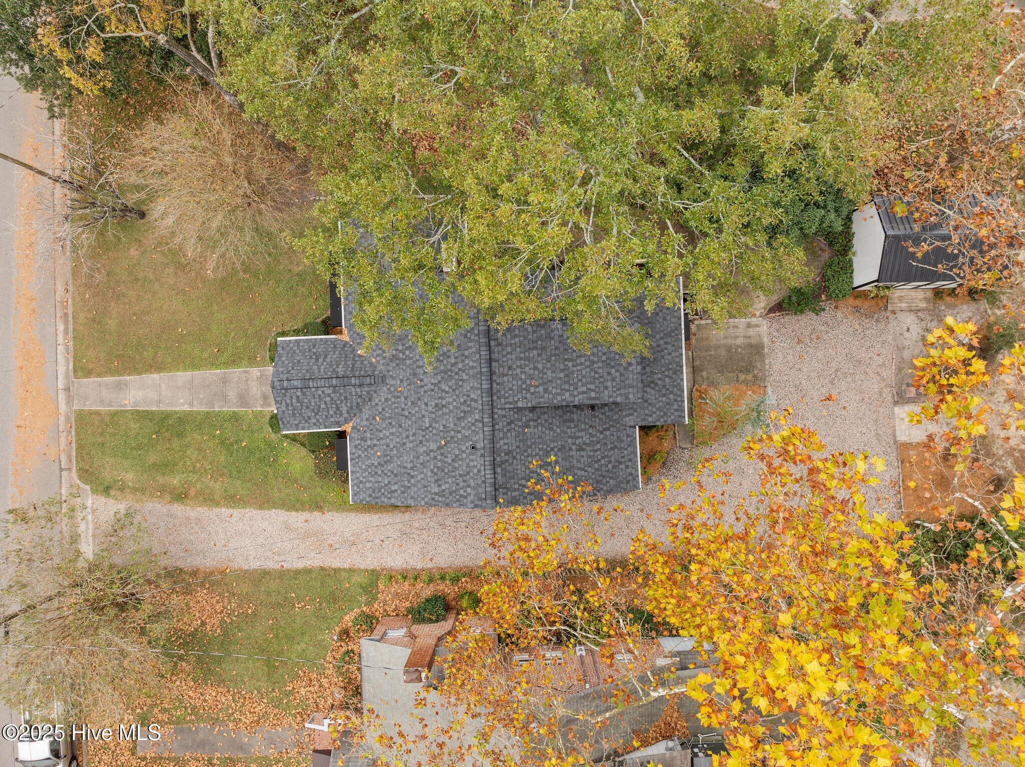 102 E 13th Street Property Photo 30
