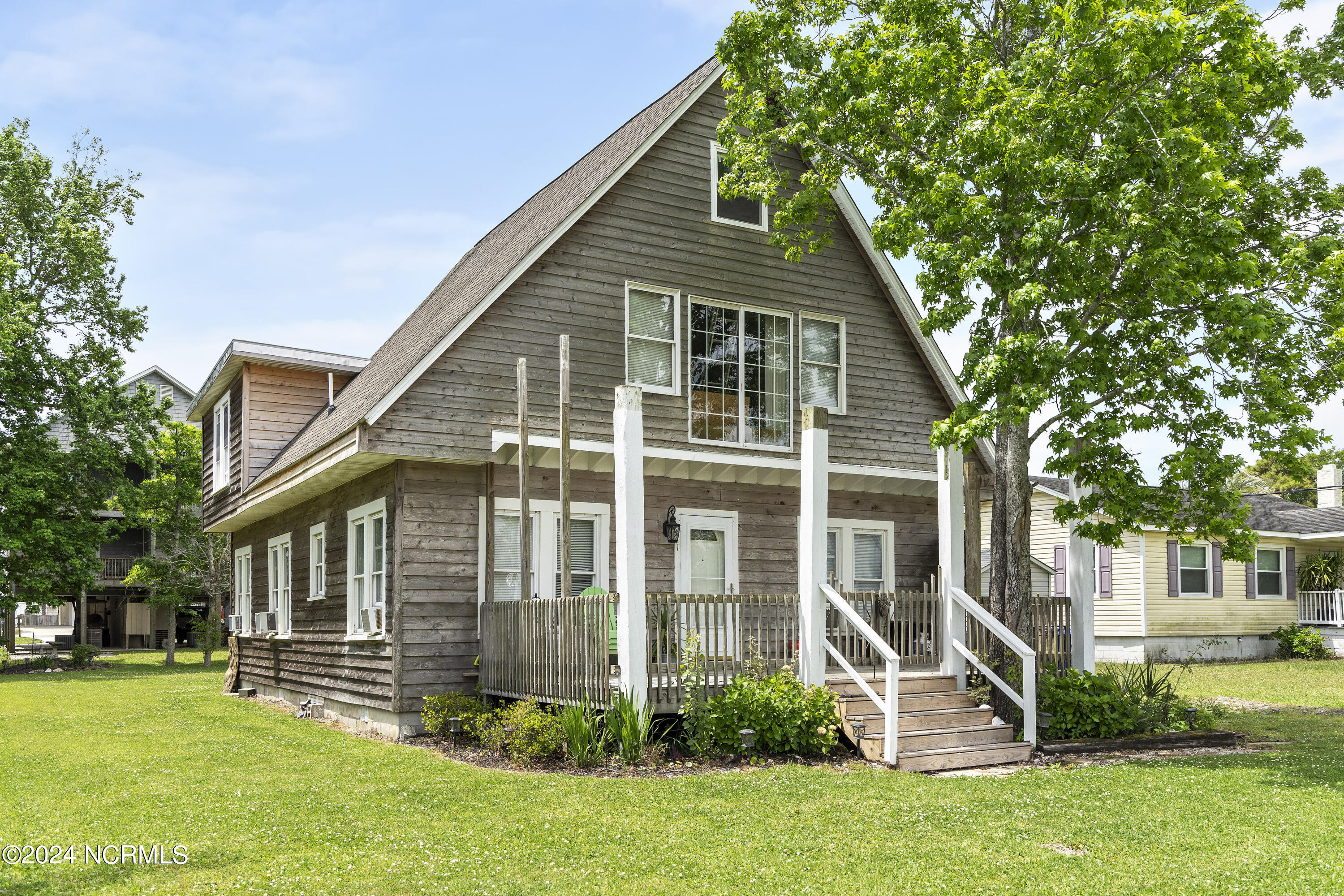 411 Spartanburg Avenue Property Photo 1