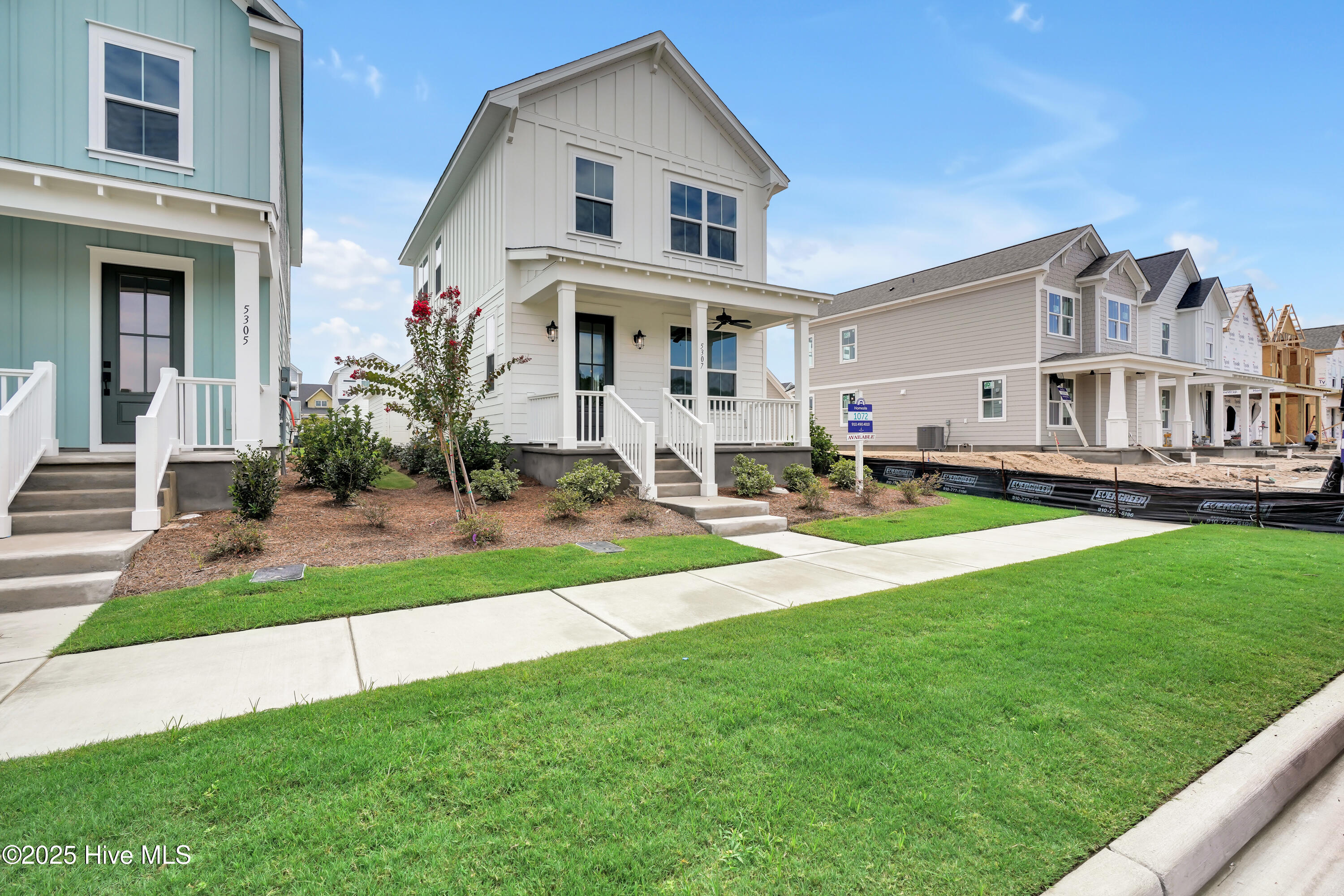 5307 Moonshell Loop Property Photo 1