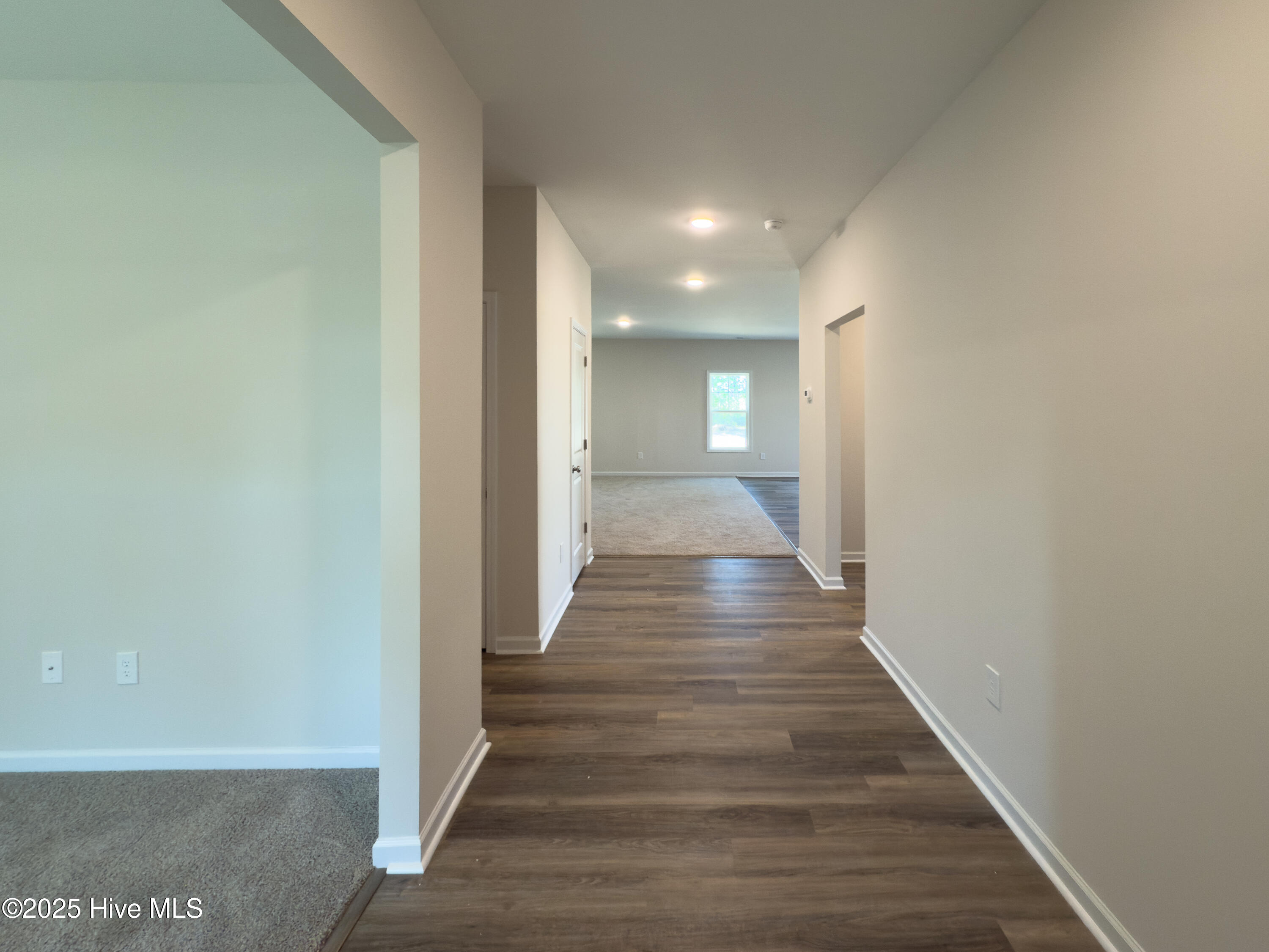 215 Traveller Way Property Photo