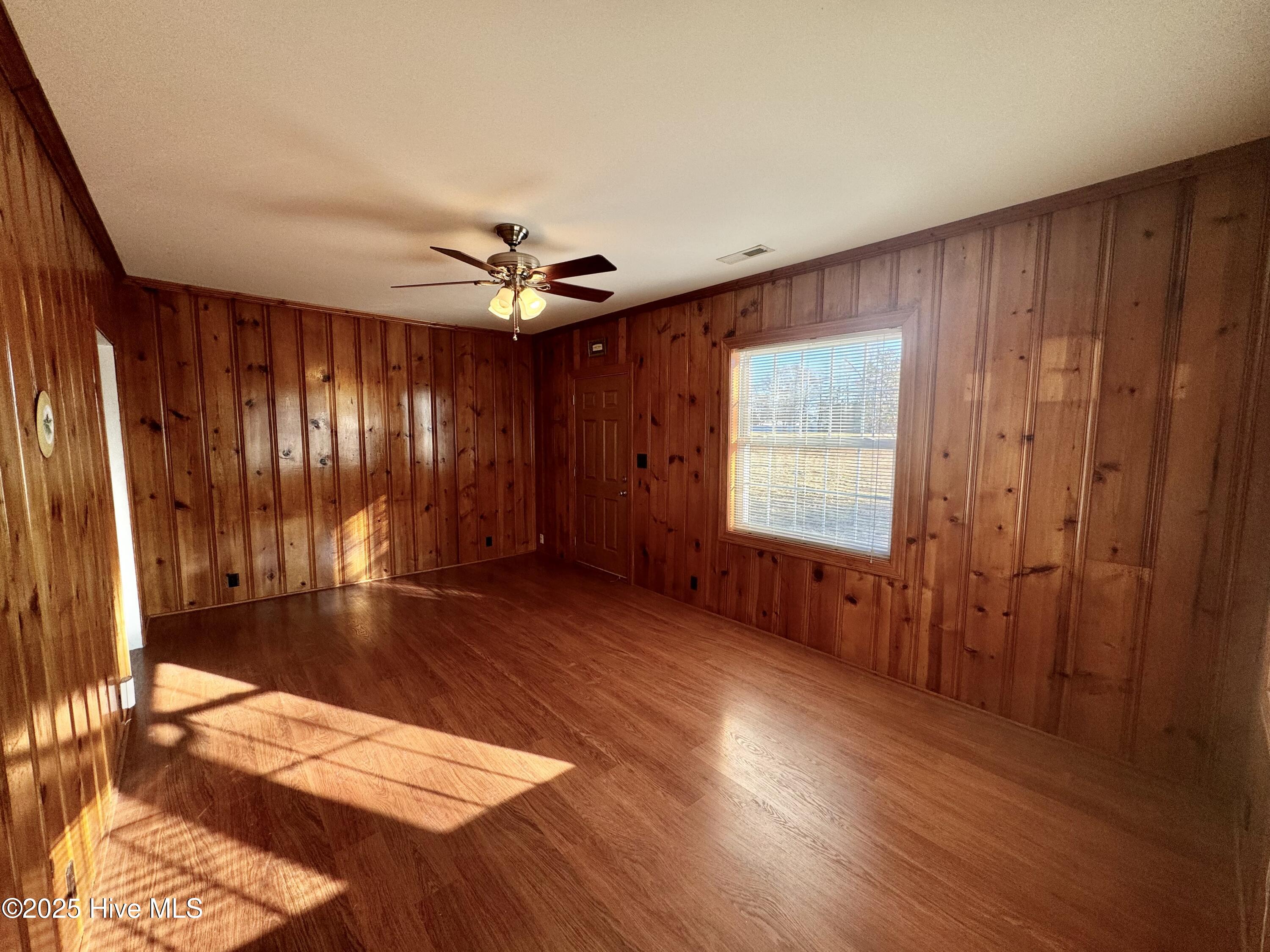 4494 Caratoke Highway Property Photo 2