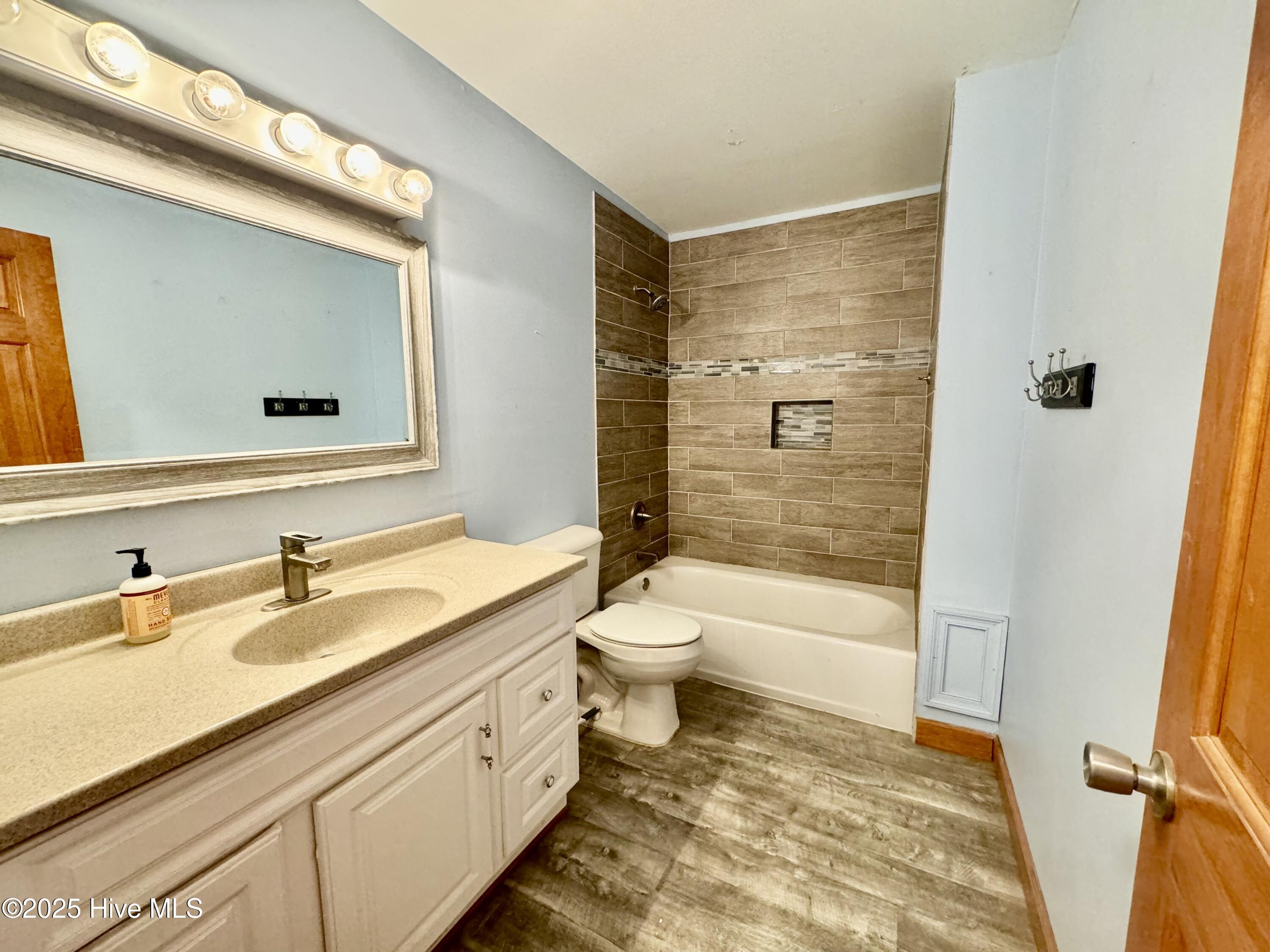 4494 Caratoke Highway Property Photo 10