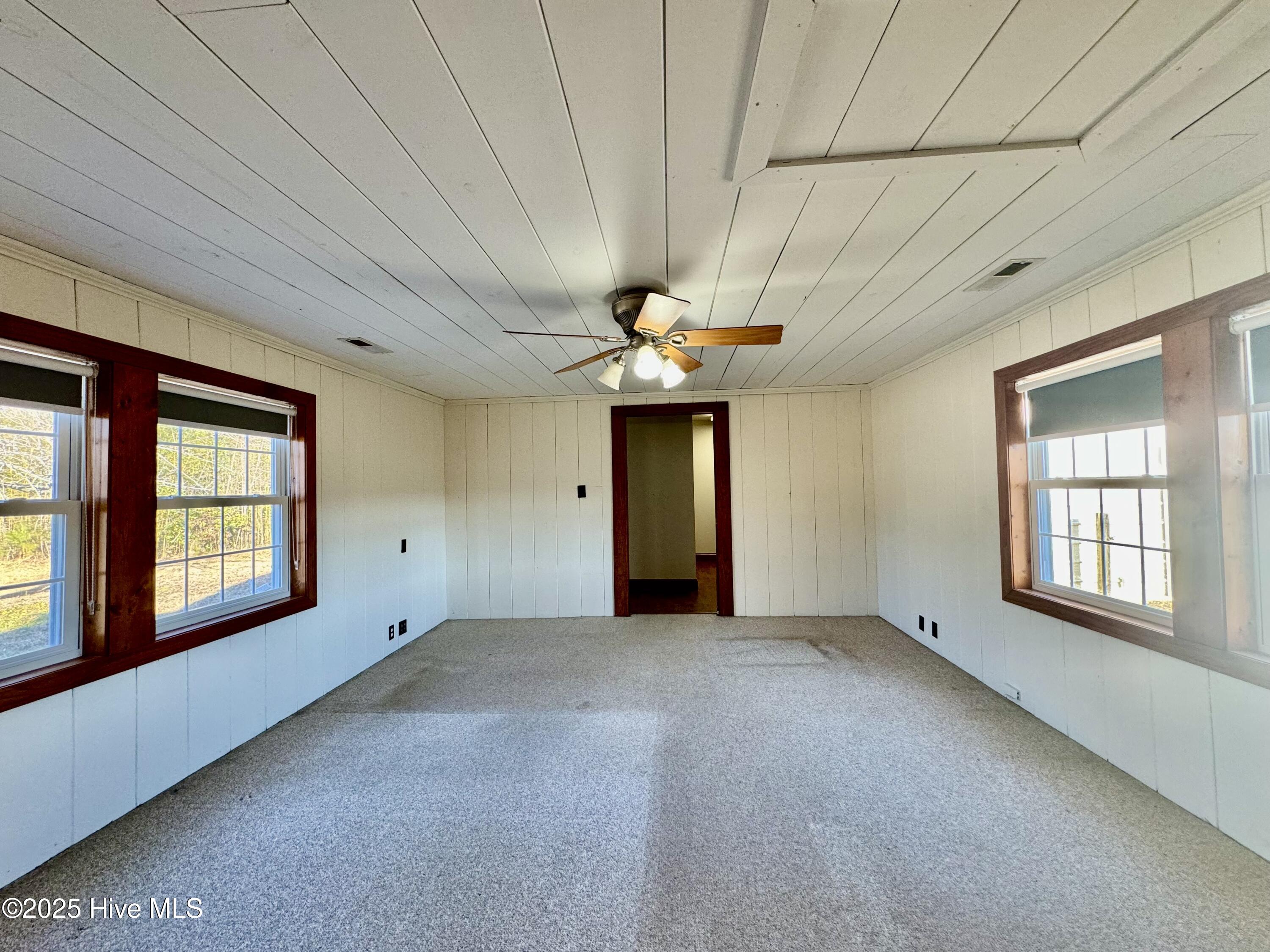 4494 Caratoke Highway Property Photo 14