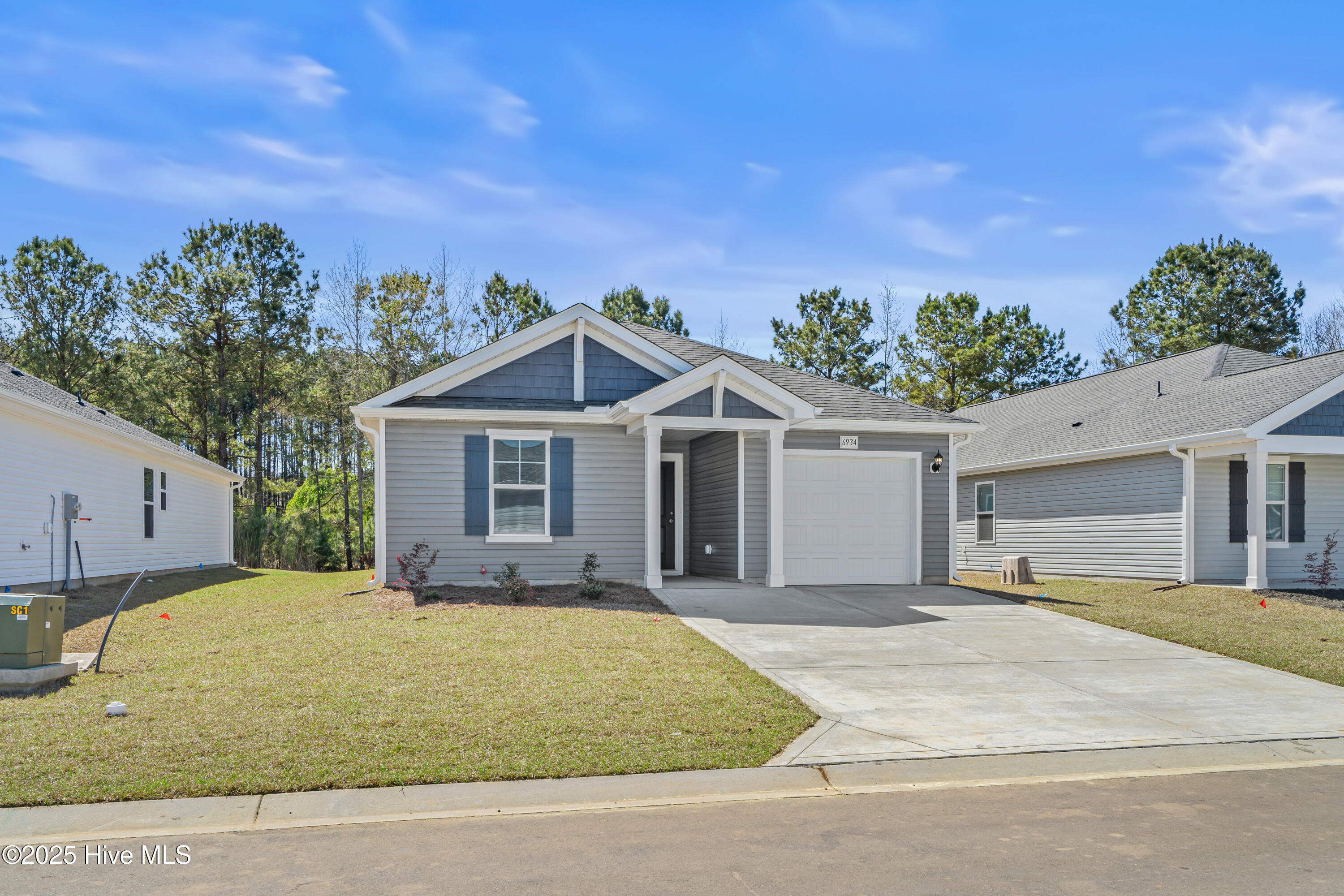 6934 Seaside Palms Place Property Photo 3