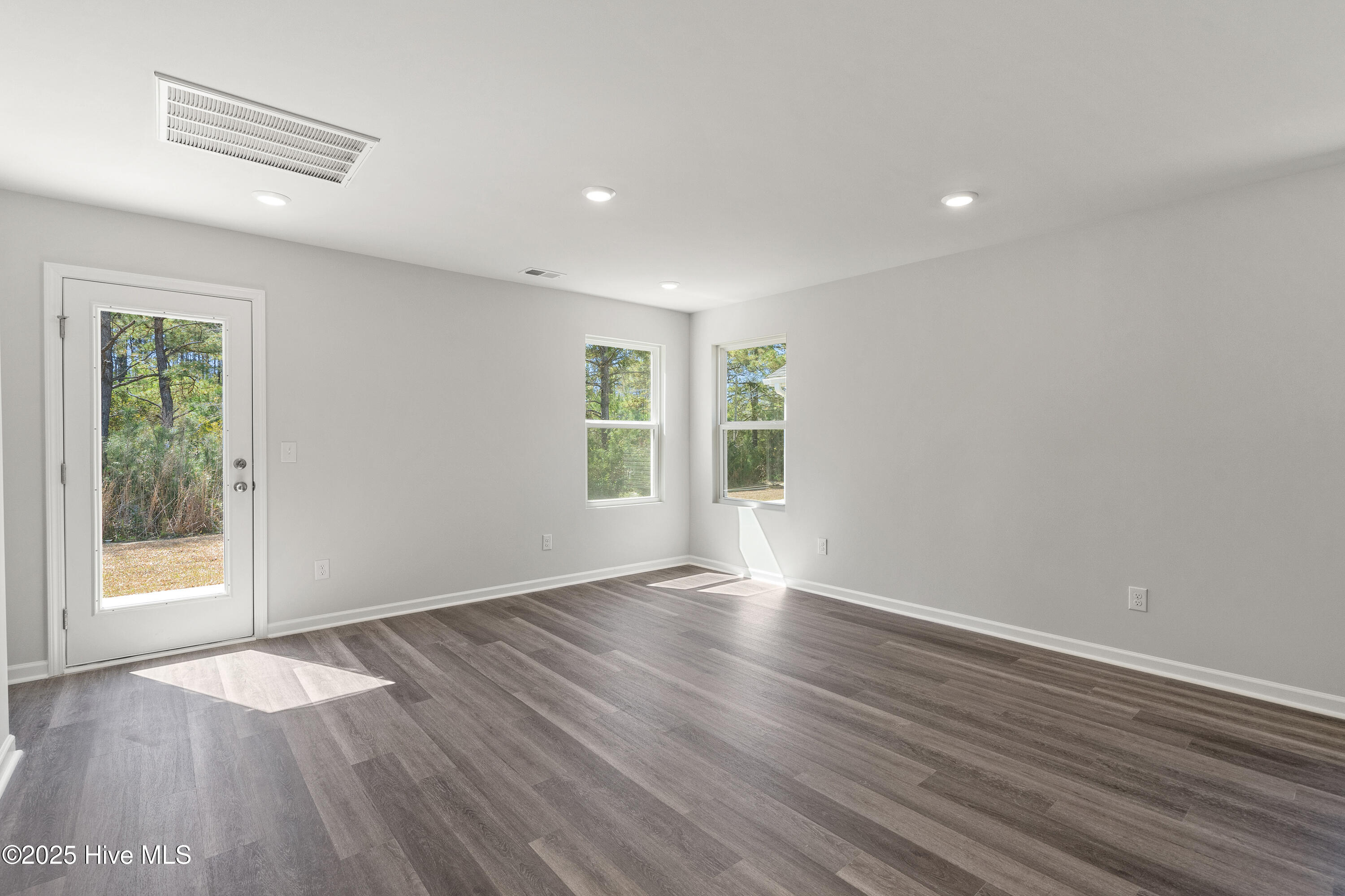 6934 Seaside Palms Place Property Photo 10
