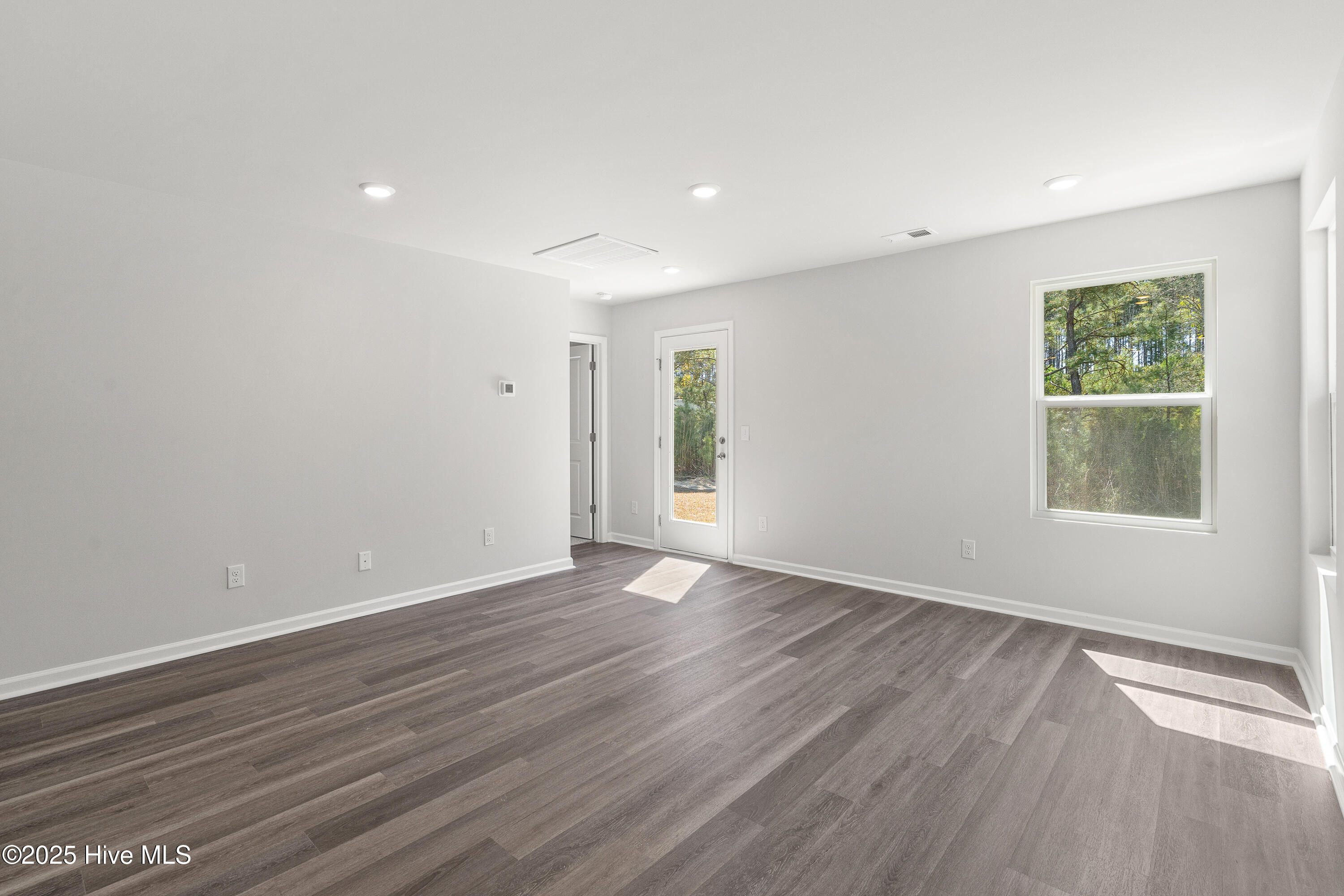 6934 Seaside Palms Place Property Photo 11