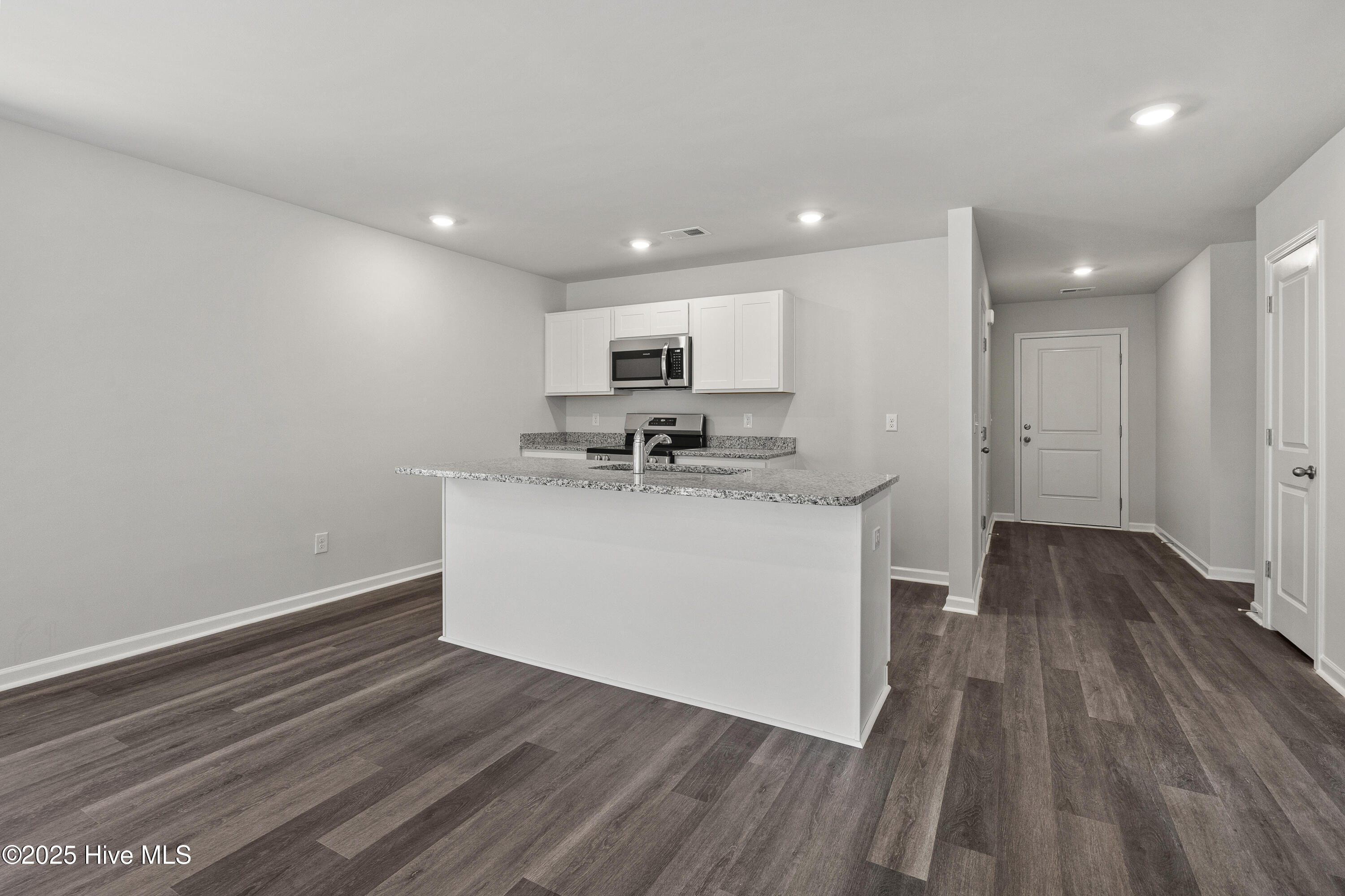 6934 Seaside Palms Place Property Photo 15