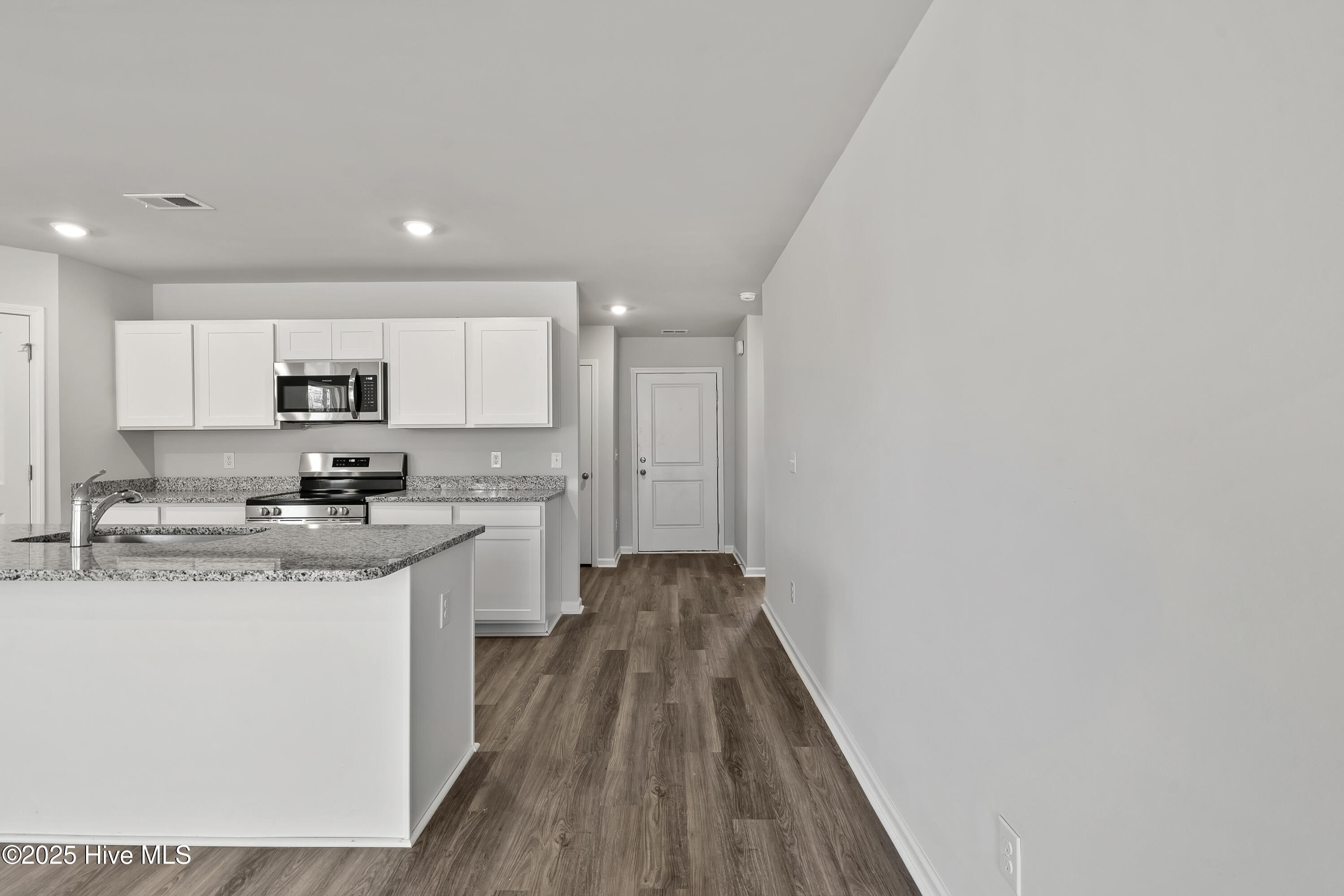 6946 Seaside Palms Place Property Photo 10
