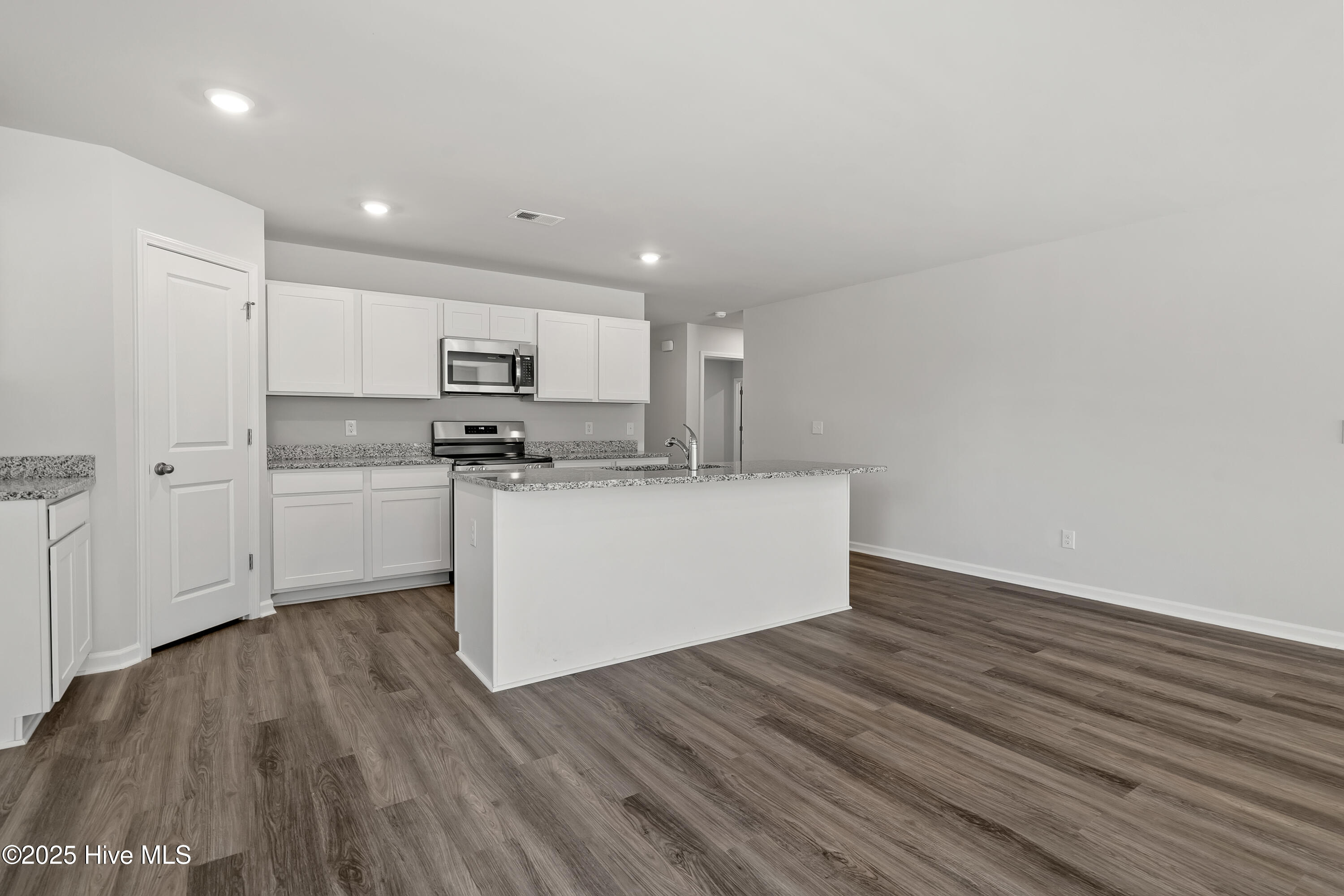 6946 Seaside Palms Place Property Photo 17
