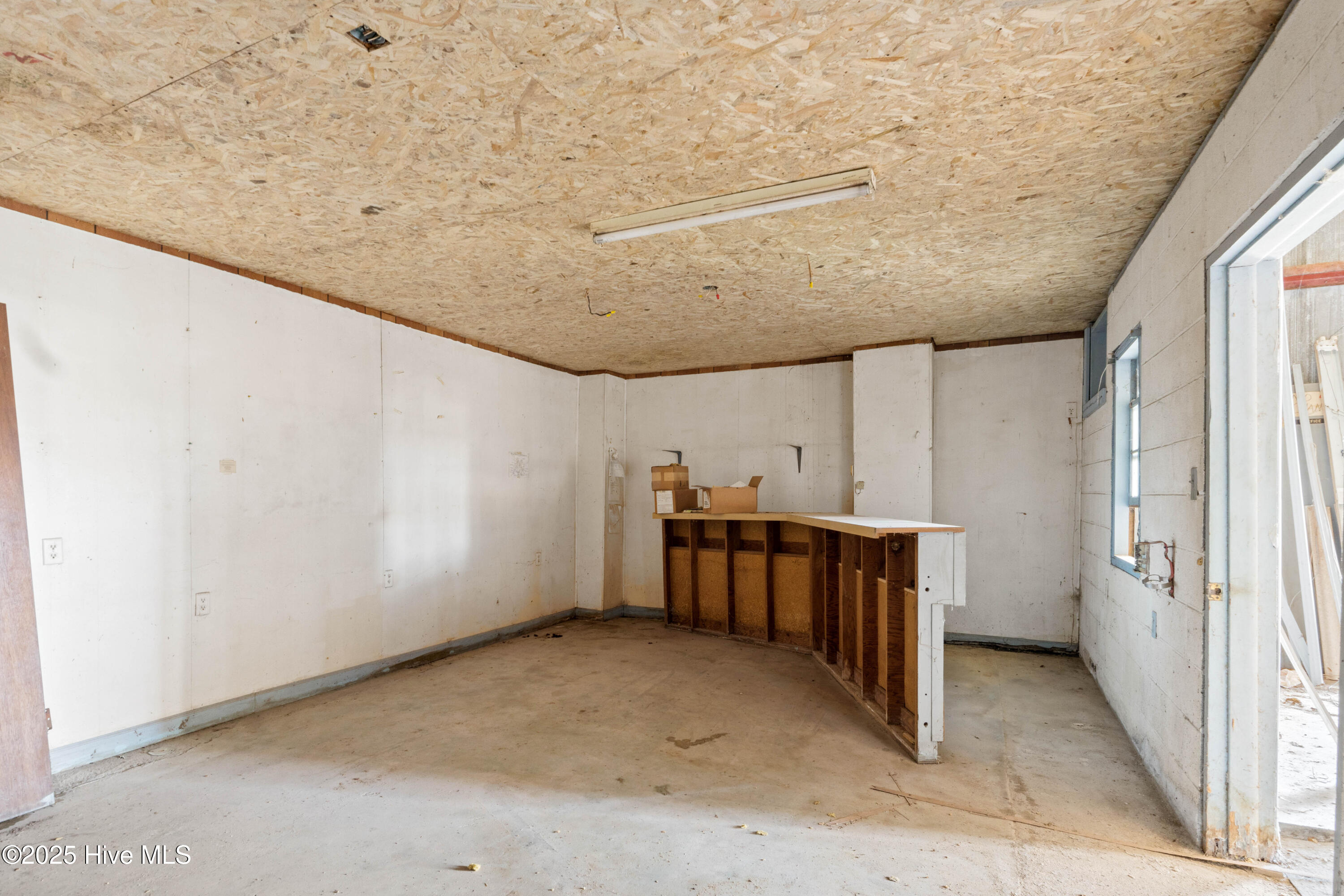 211 S Canal Street Property Photo 13