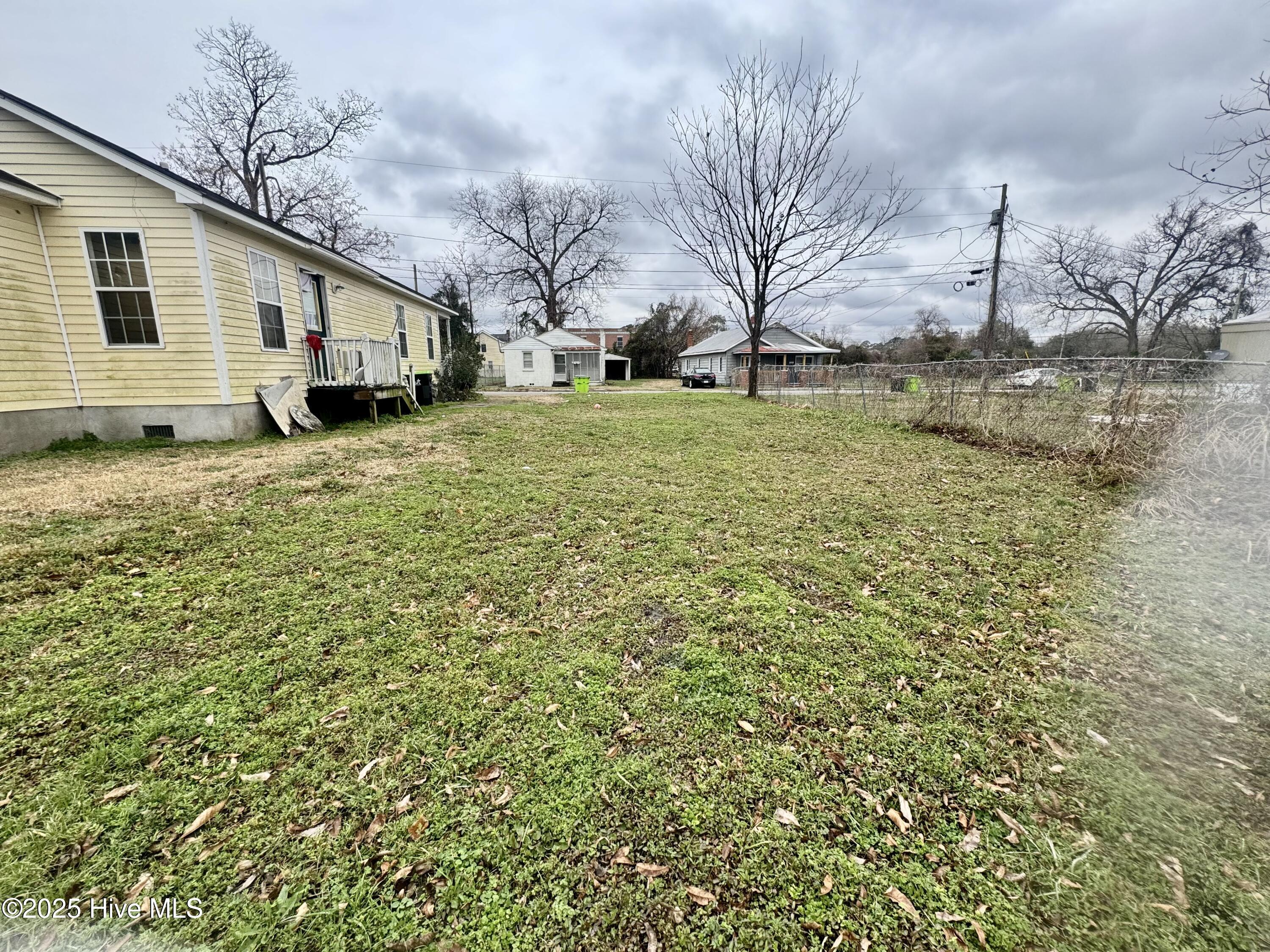 214 Lawson Street Property Photo 4