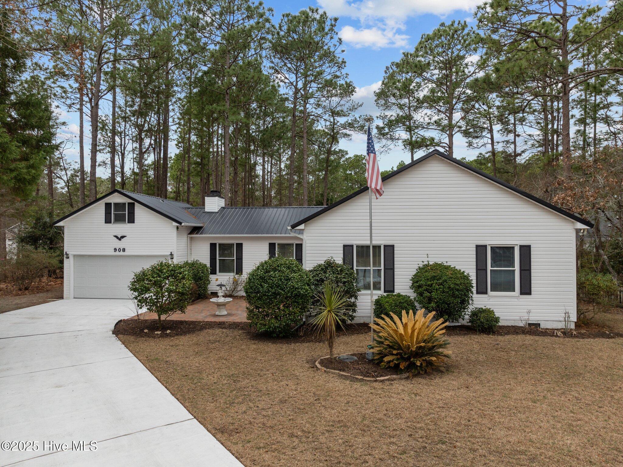 908 Capstan Court Property Photo 1