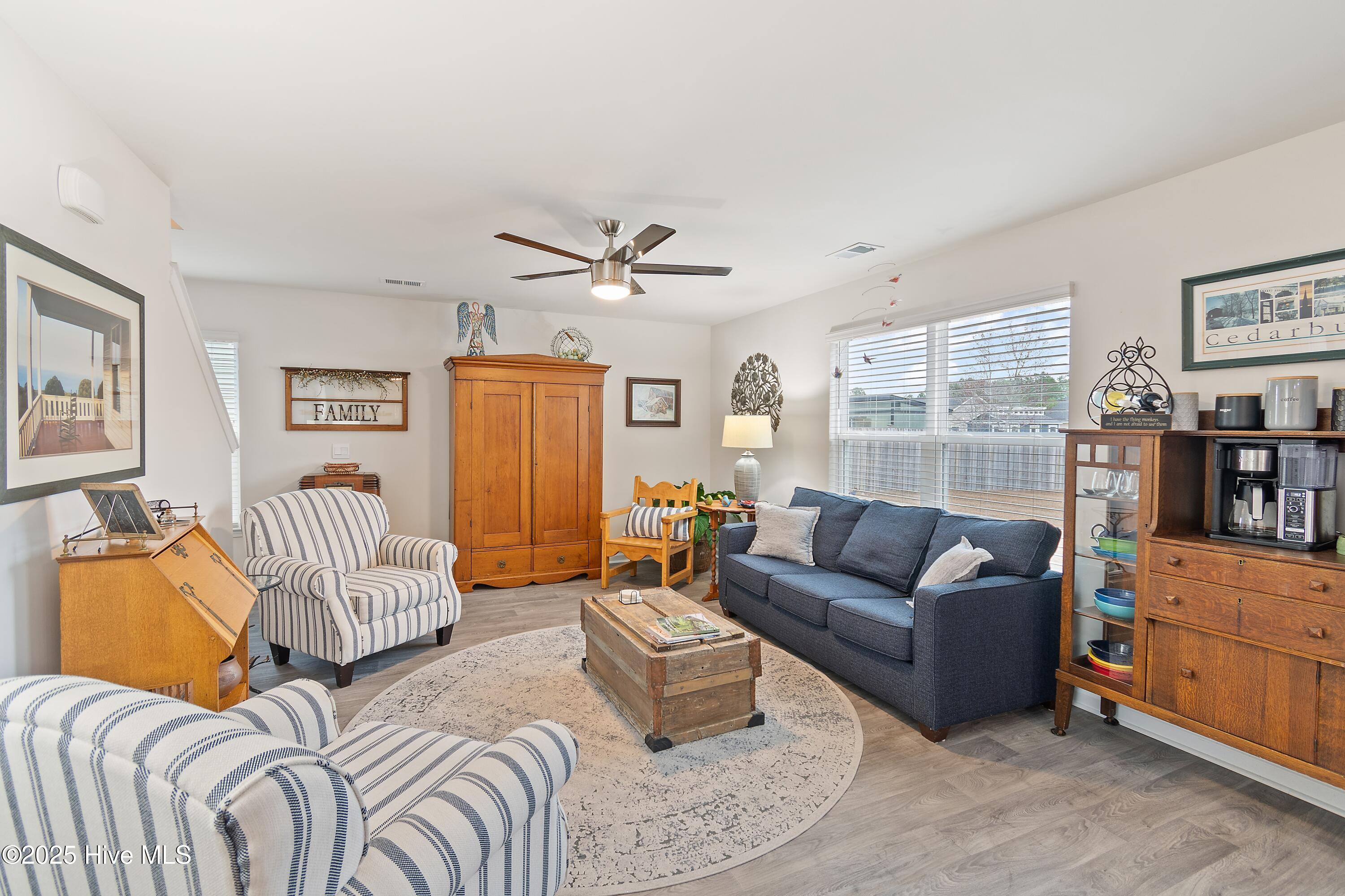 566 Pinecrest Street Property Photo 12