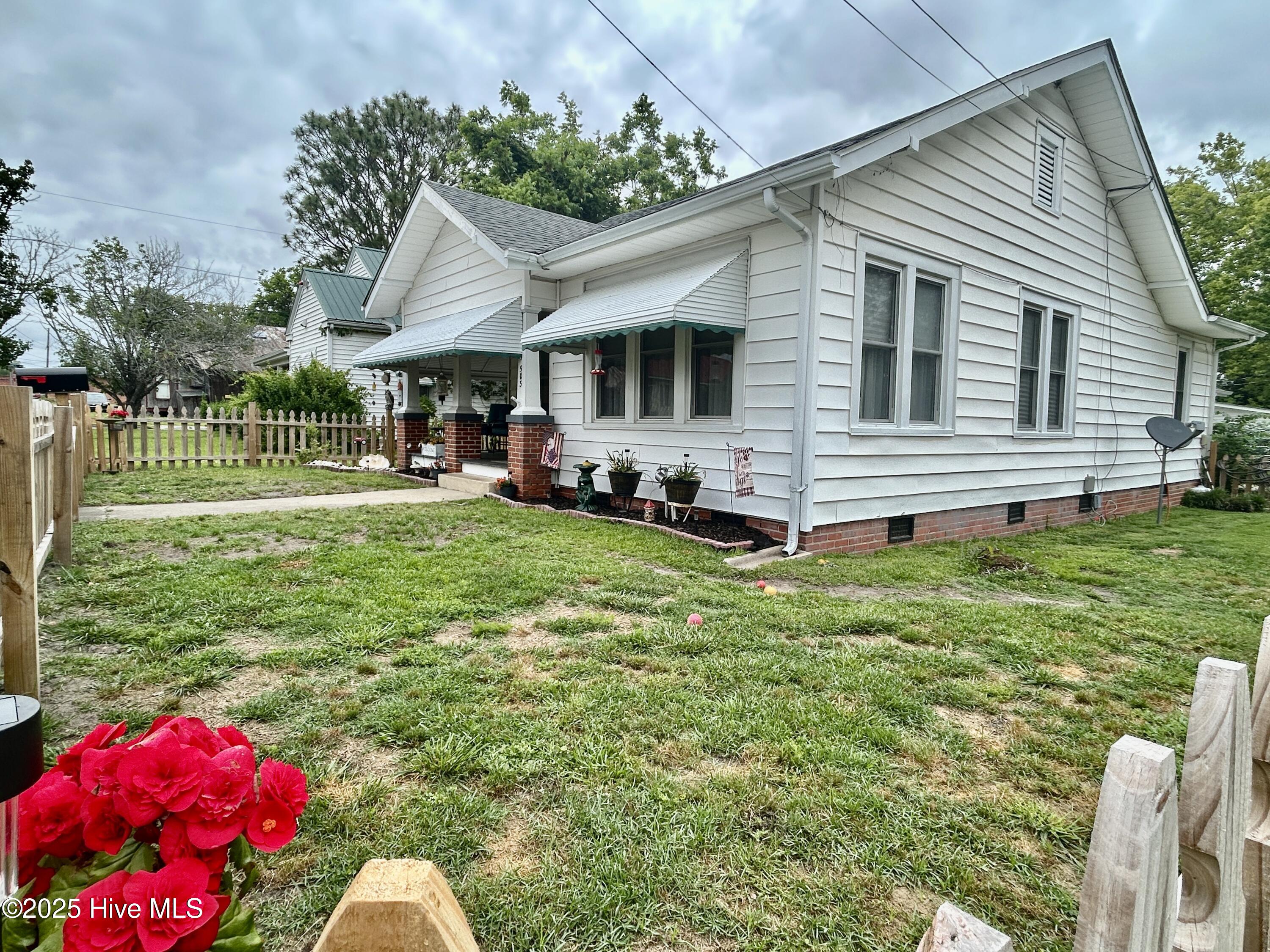 503 S Haughton Street Property Photo 2