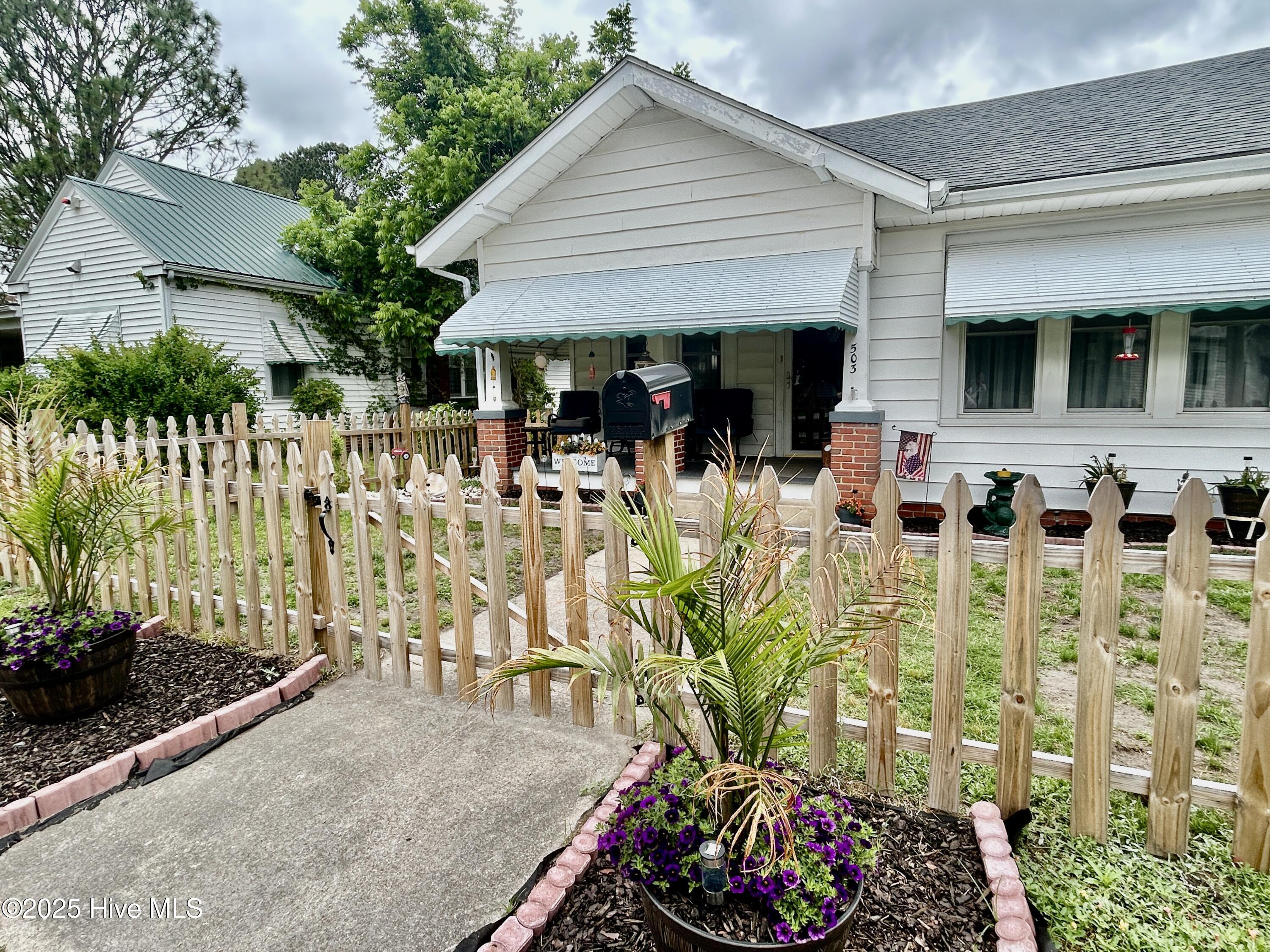 503 S Haughton Street Property Photo 4
