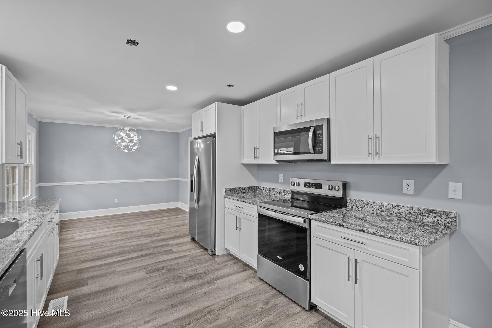 2131 Neuse Cliffs Circle Property Photo 2