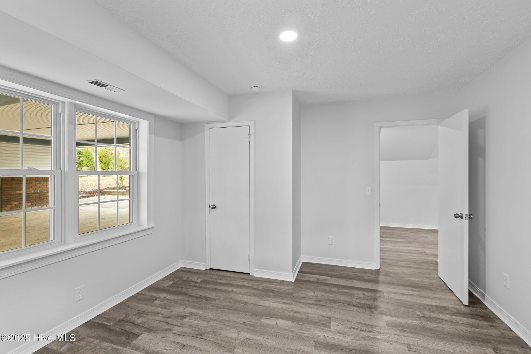 2131 Neuse Cliffs Circle Property Photo 18