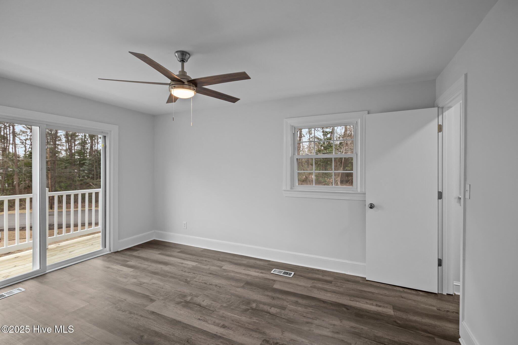 2131 Neuse Cliffs Circle Property Photo 27