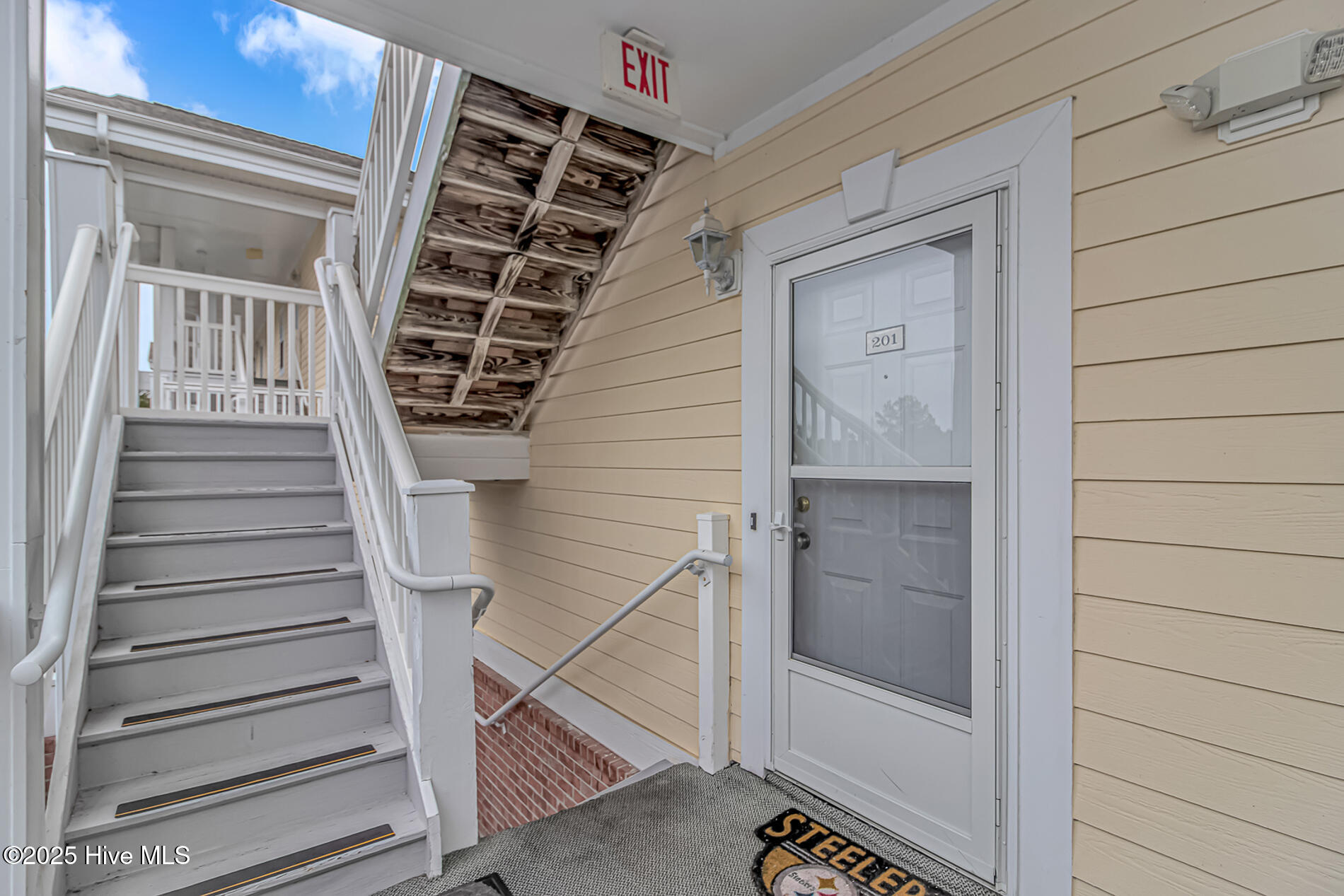 4161 Hibiscus Drive 201 Property Photo 3