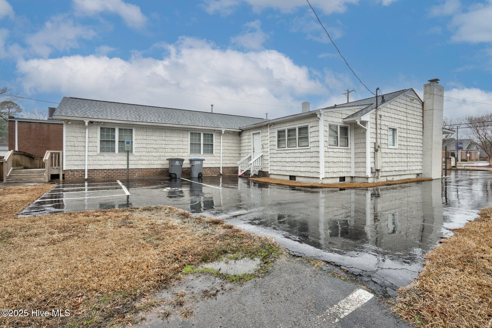 2627 Sunset Avenue Property Photo 3