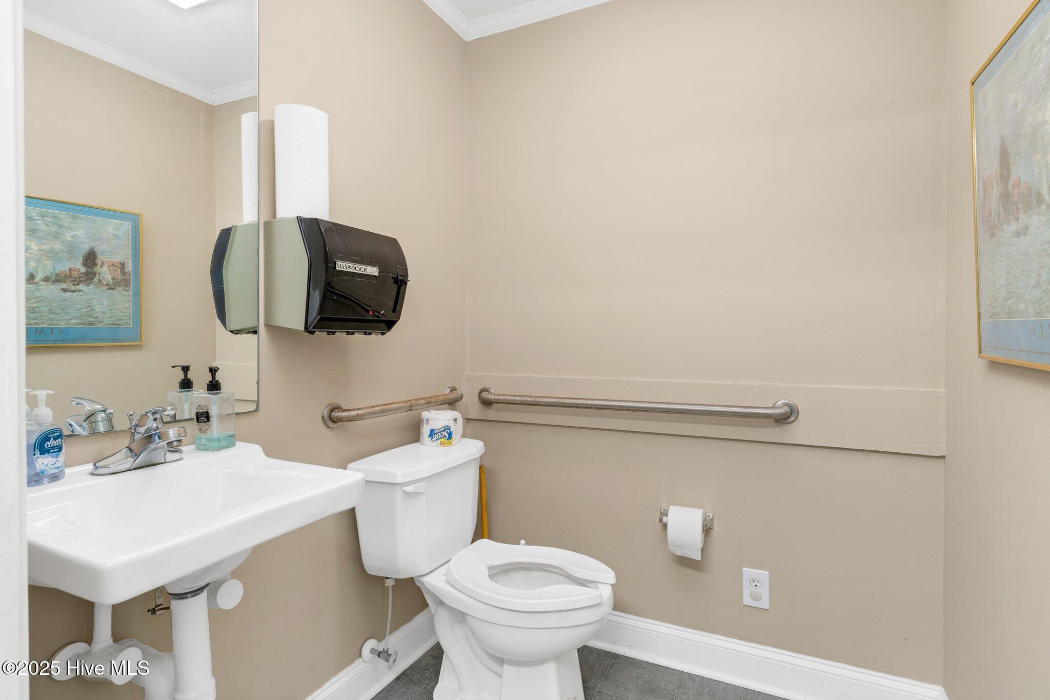 2627 Sunset Avenue Property Photo 7