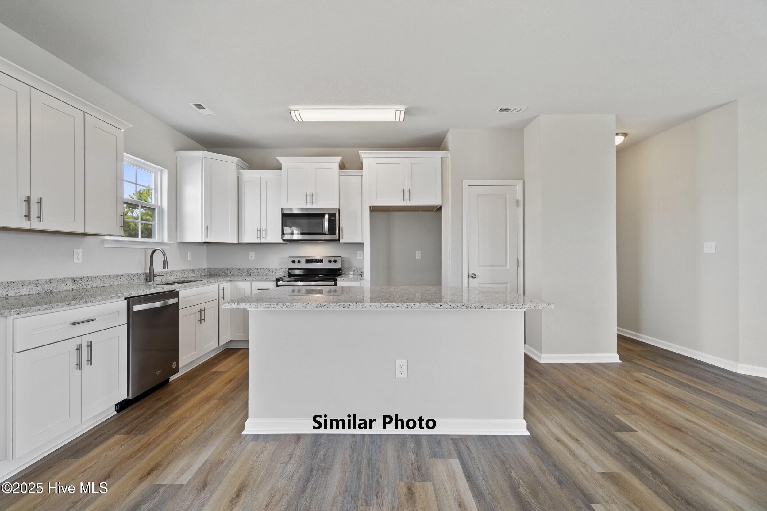 204 Apple Court Property Photo 6