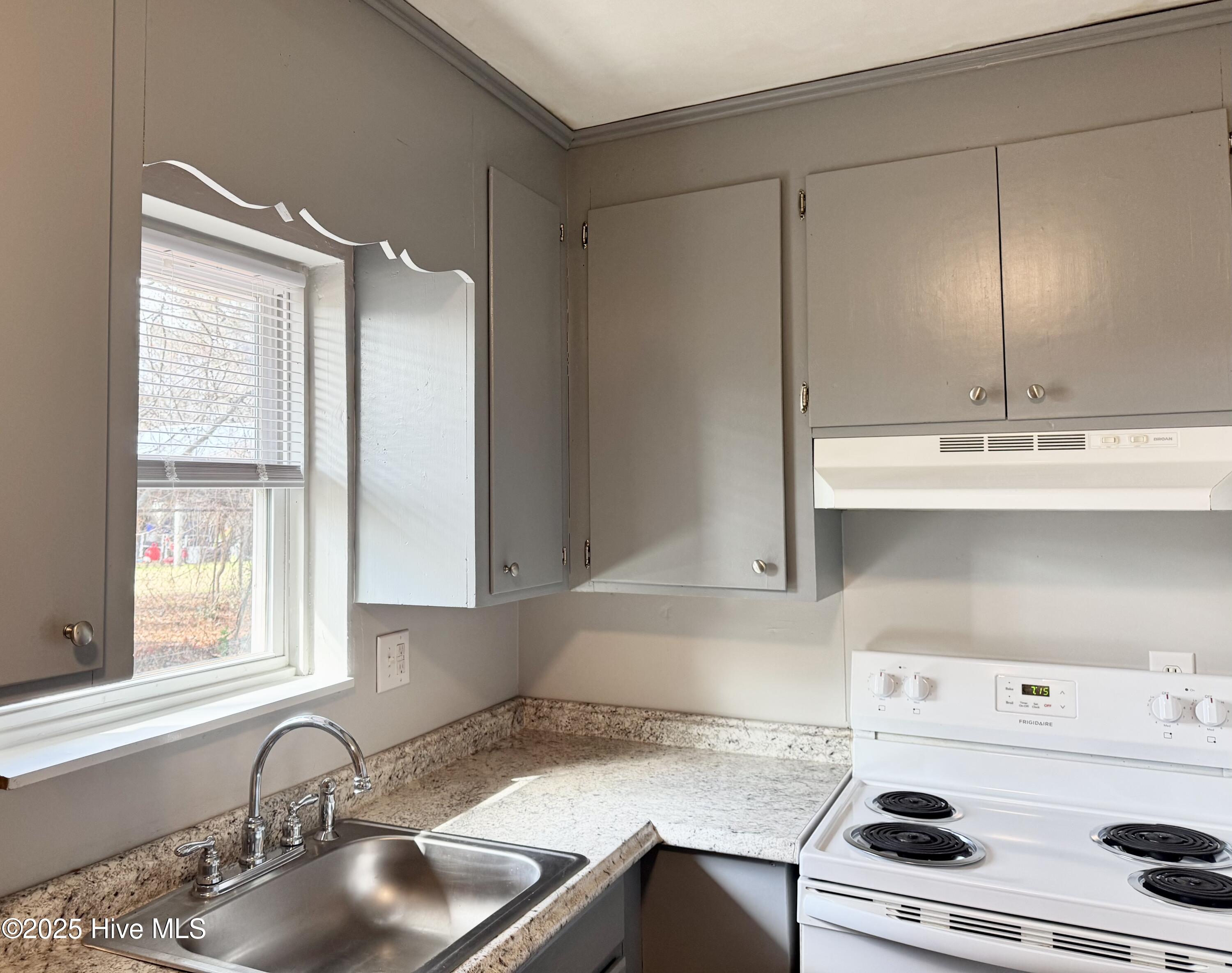 536 Smith Street Property Photo 4