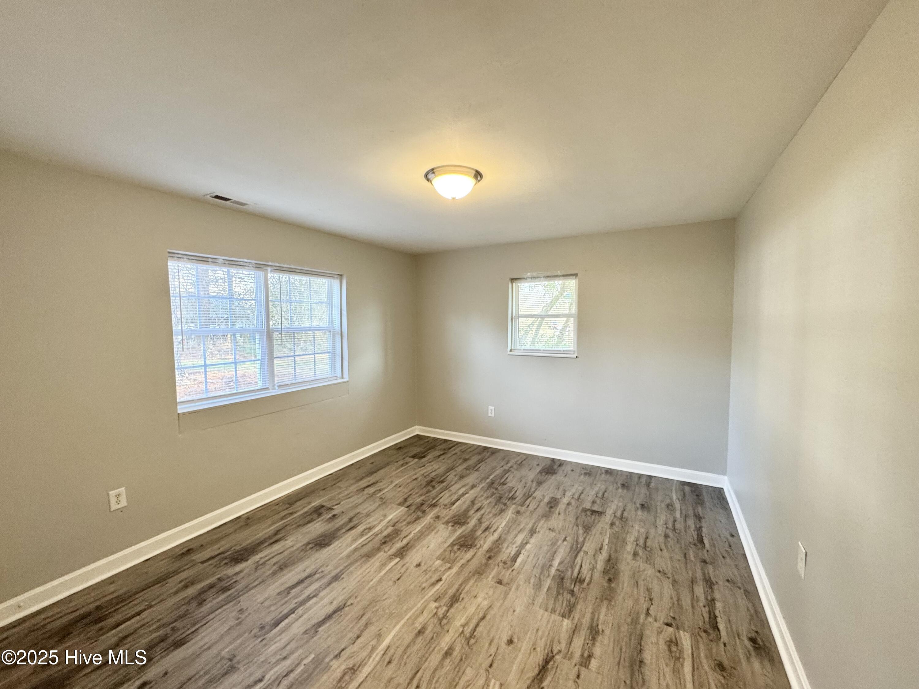 536 Smith Street Property Photo 6