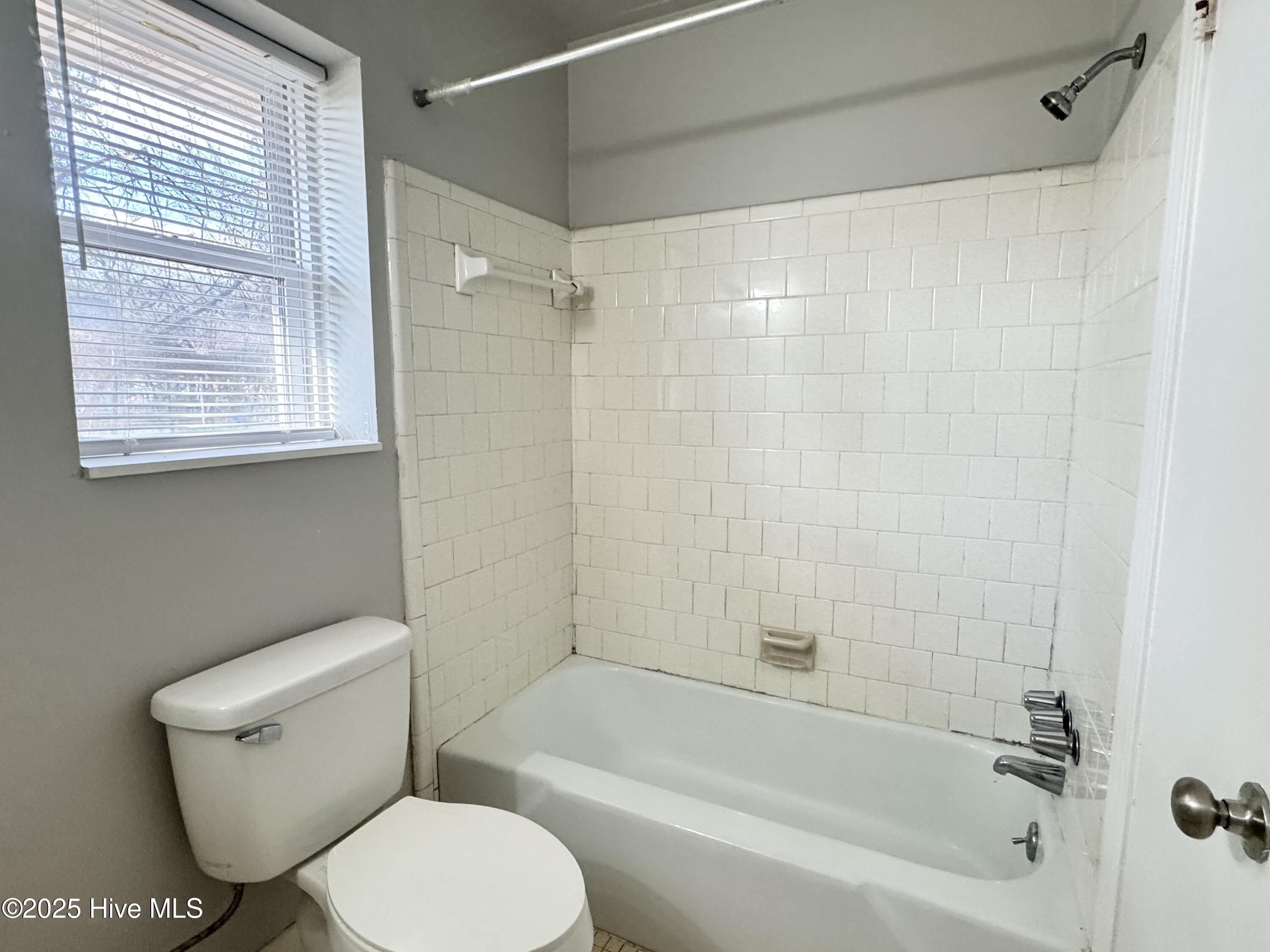 536 Smith Street Property Photo 8