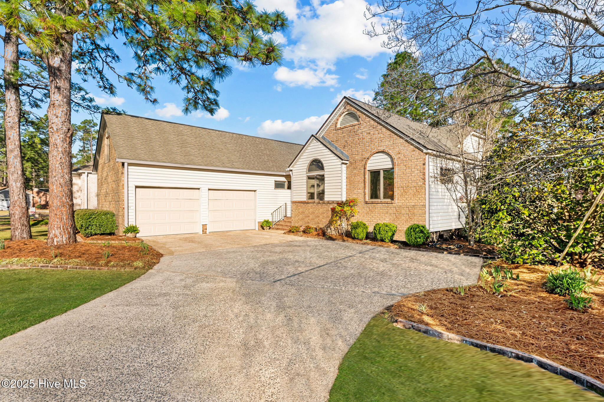 901 Coral Court Property Image
