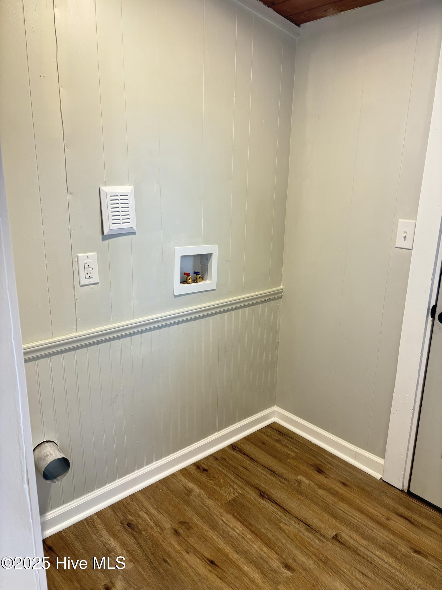111 Lawrence Street Property Photo 17