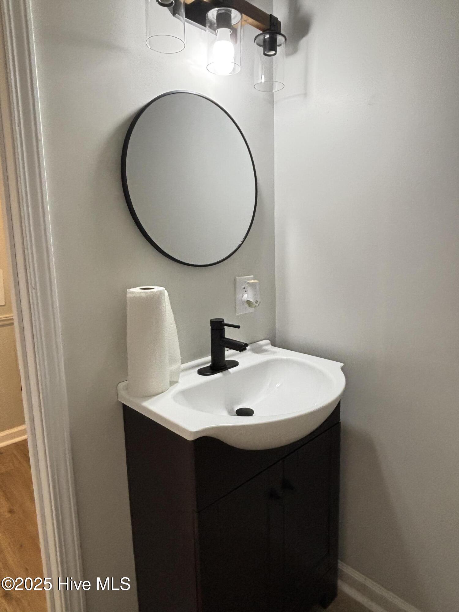 111 Lawrence Street Property Photo 20
