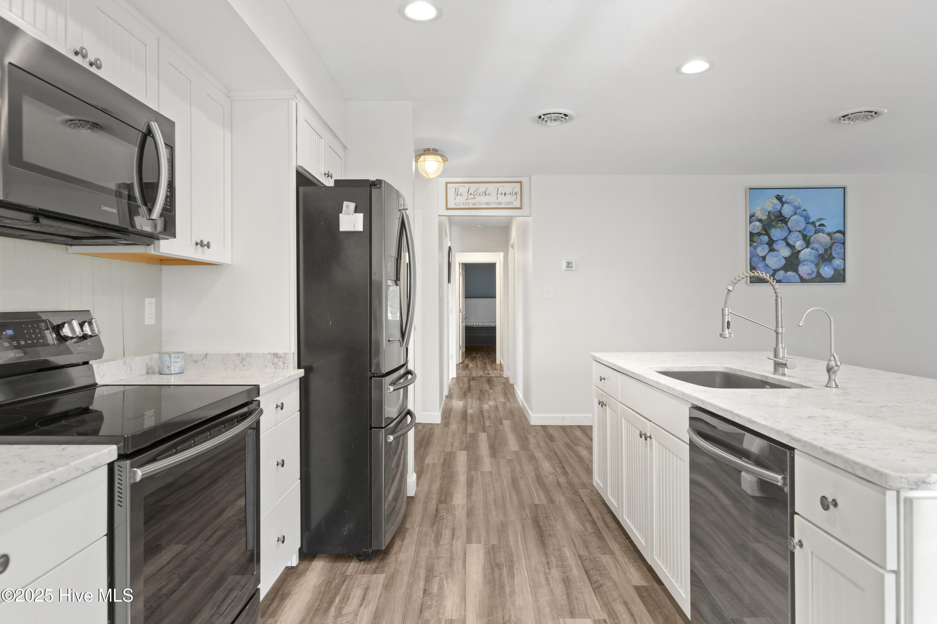 5724 Gondolier Drive Property Photo 7