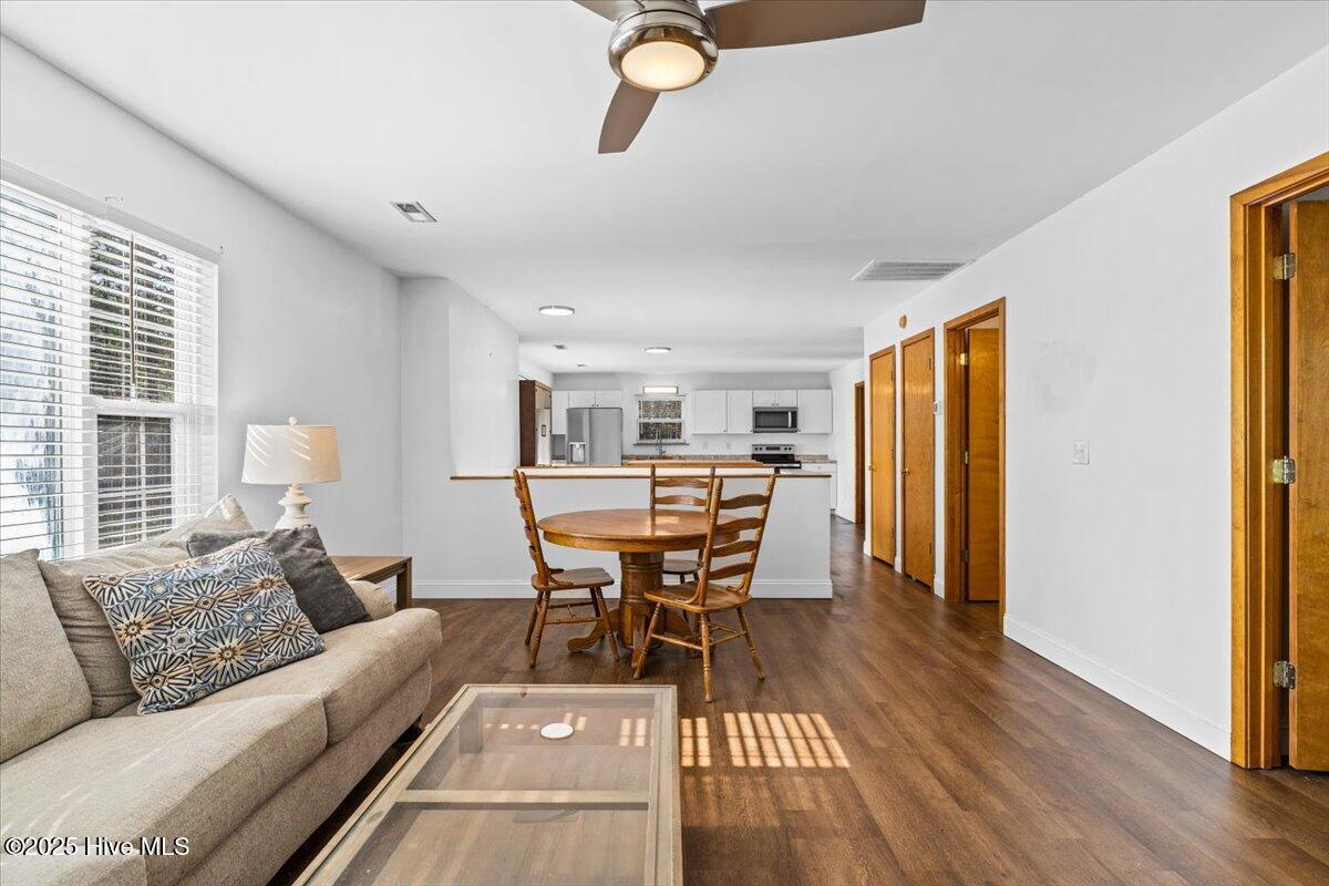 849 N Shore Drive Property Photo 9