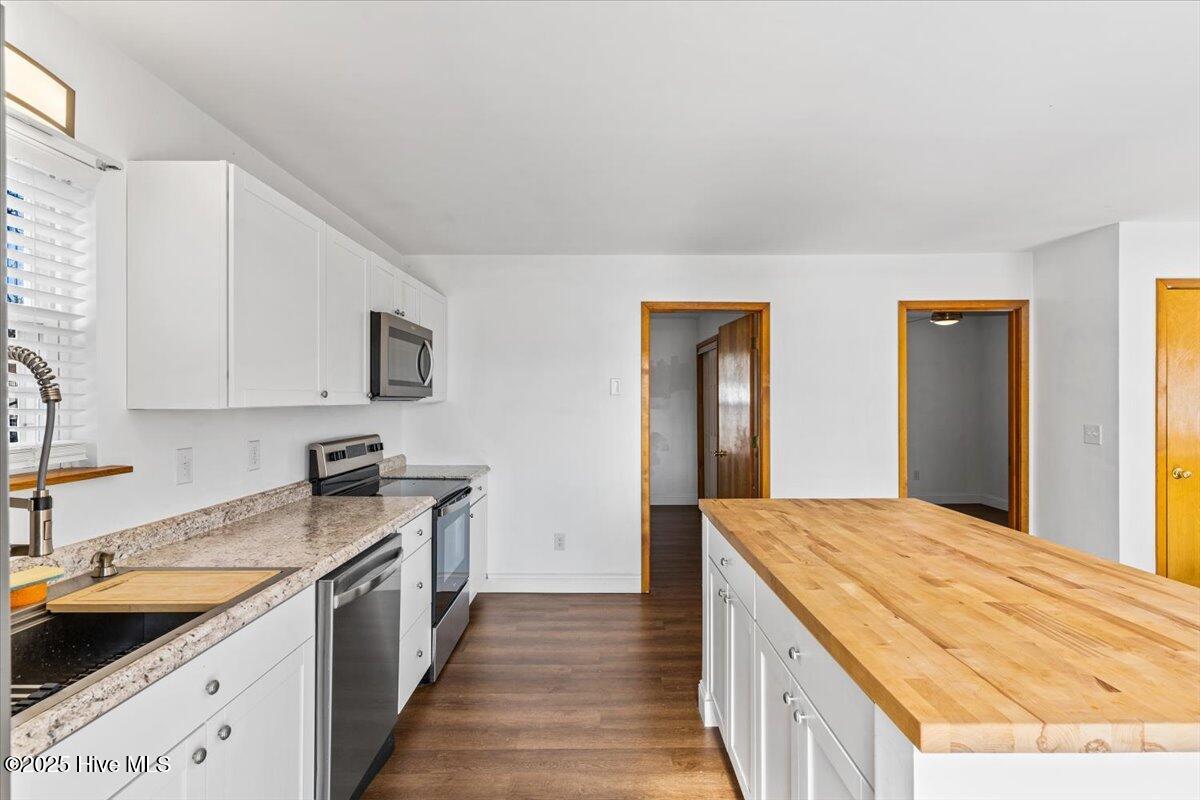 849 N Shore Drive Property Photo 11