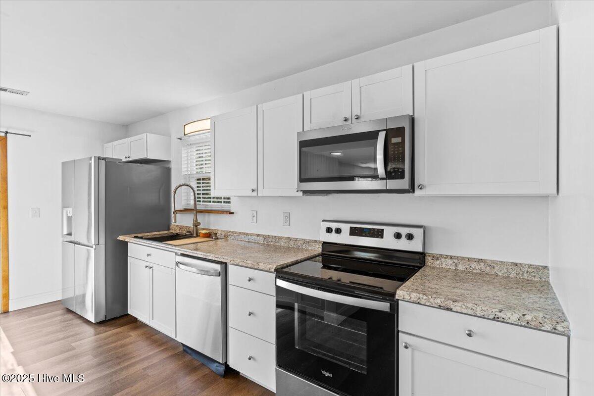 849 N Shore Drive Property Photo 12