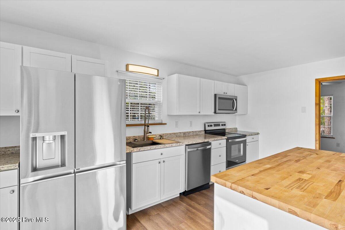 849 N Shore Drive Property Photo 13