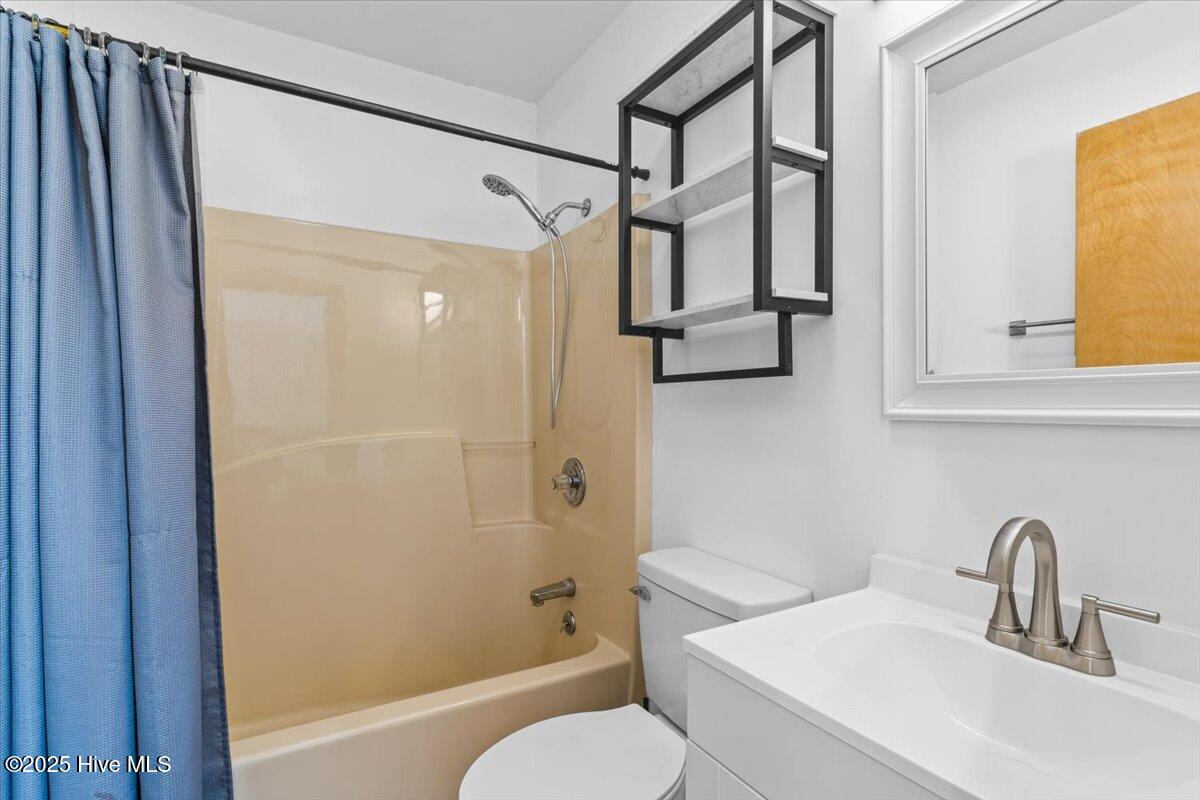 849 N Shore Drive Property Photo 23