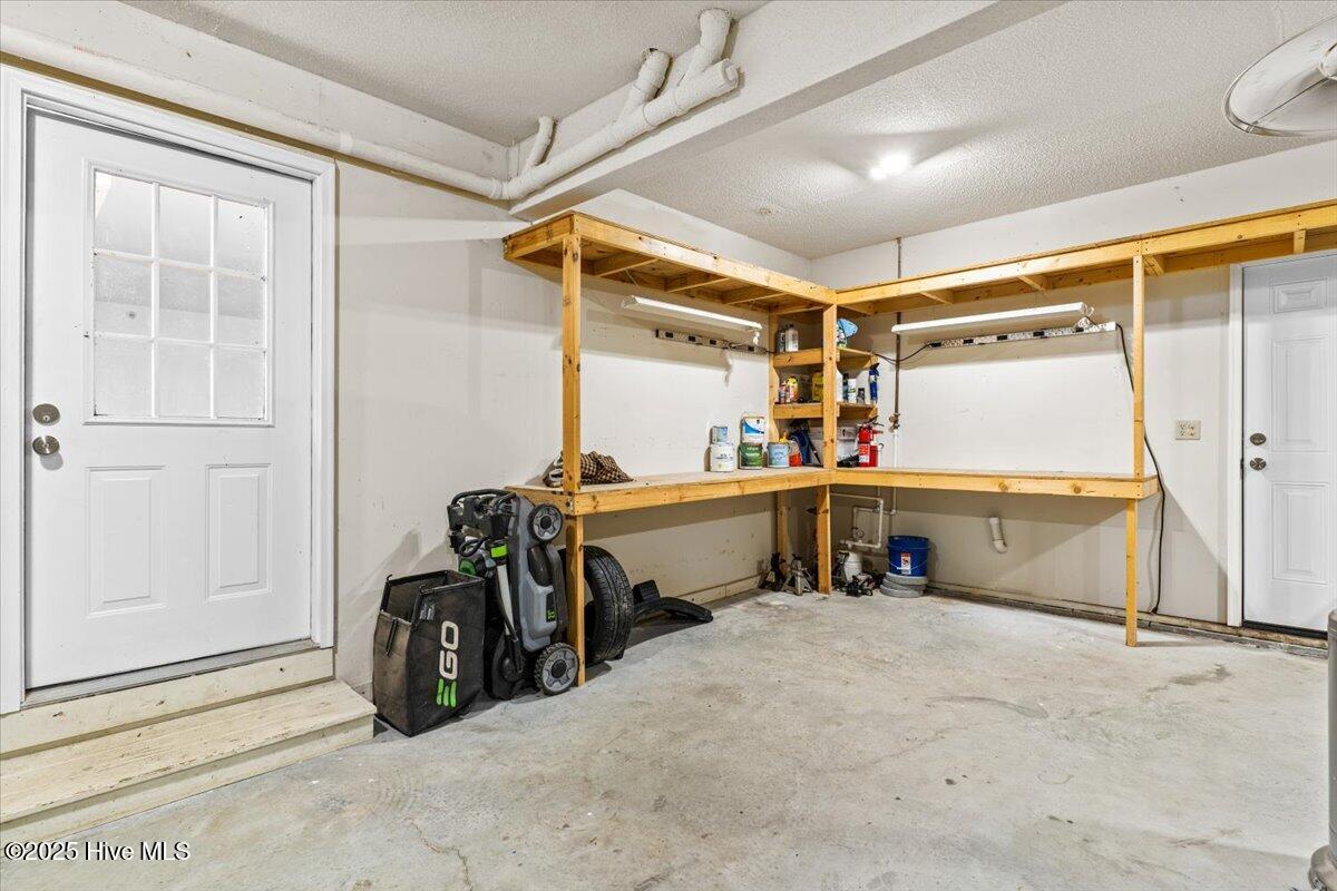 849 N Shore Drive Property Photo 35