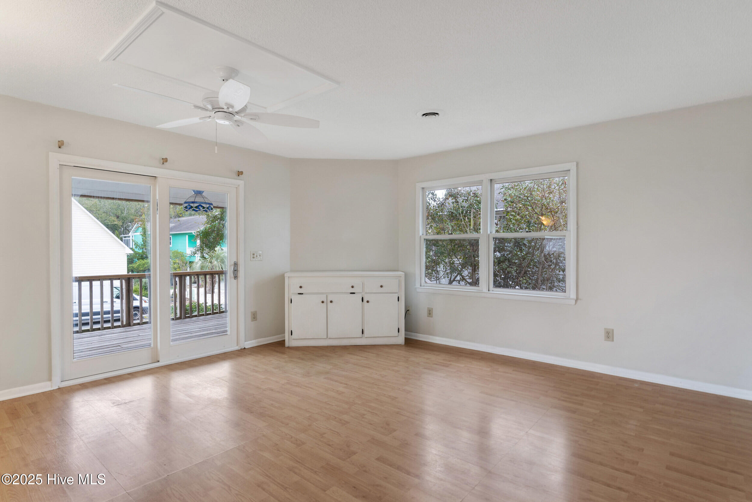 933 Tidewater Lane Property Photo 8