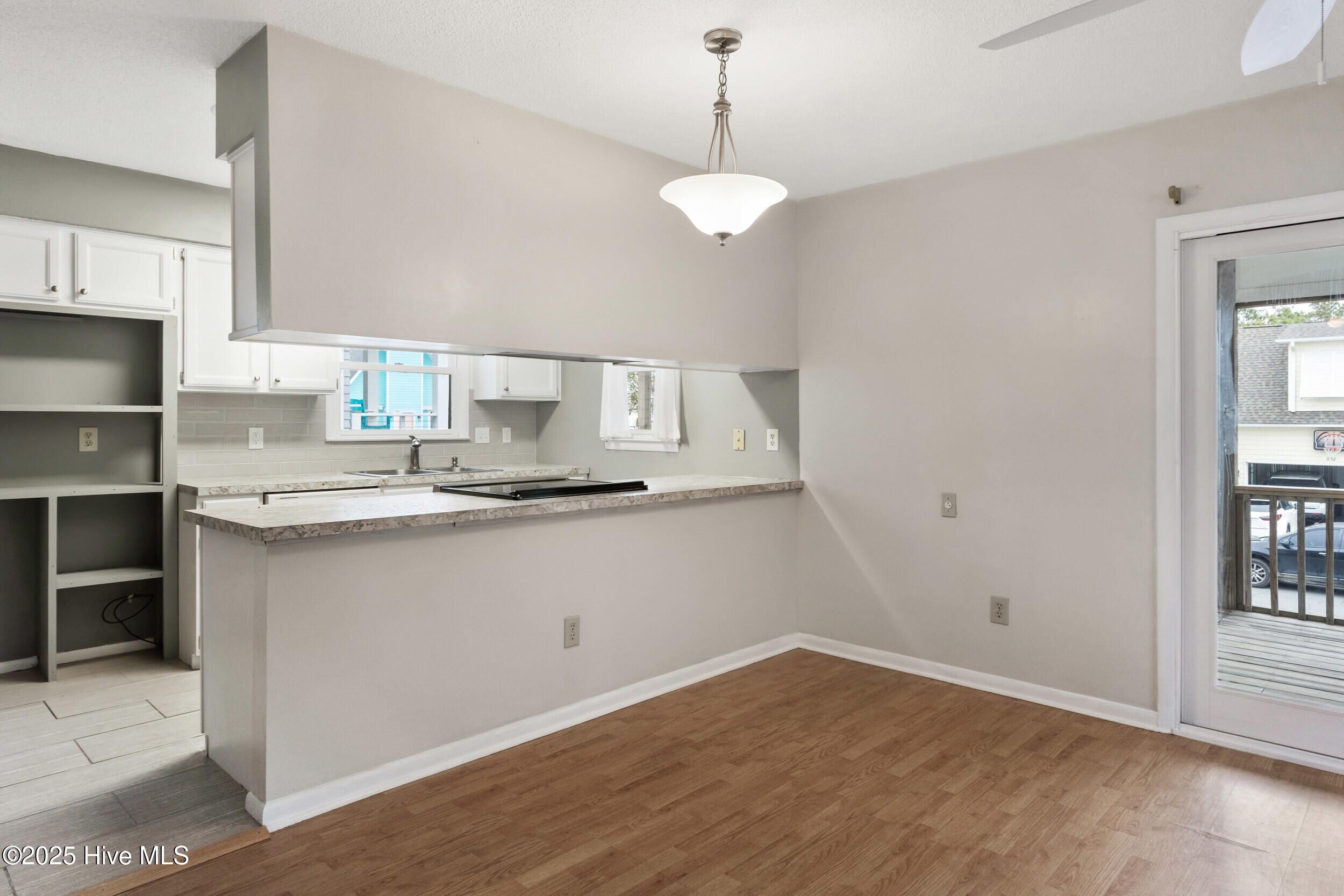 933 Tidewater Lane Property Photo 14