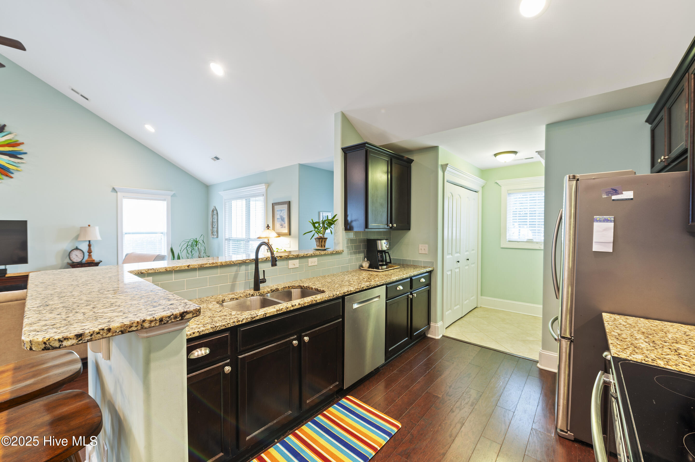 1110 Caney Court Property Photo 4