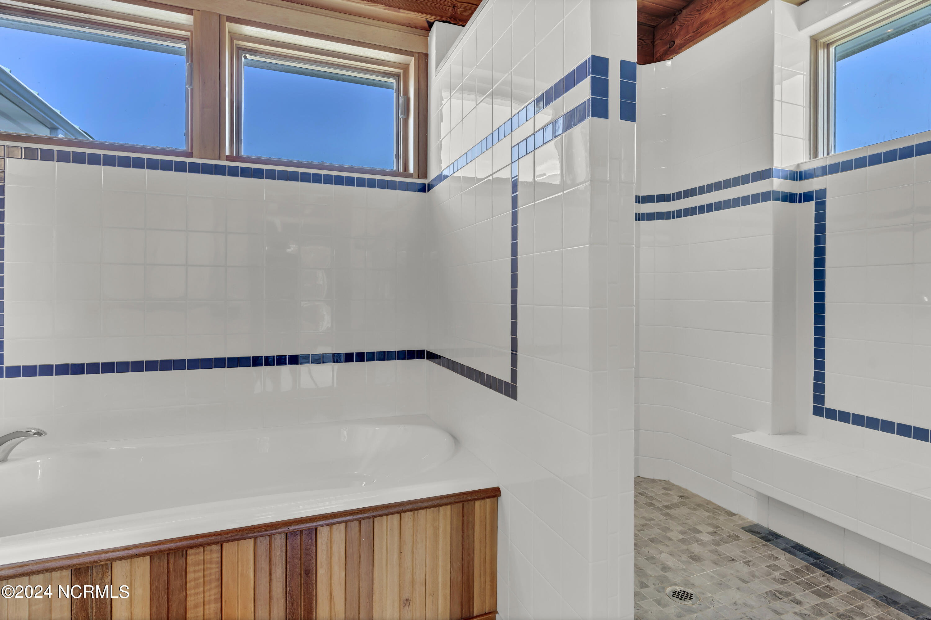 986 Avila Avenue Property Photo 36