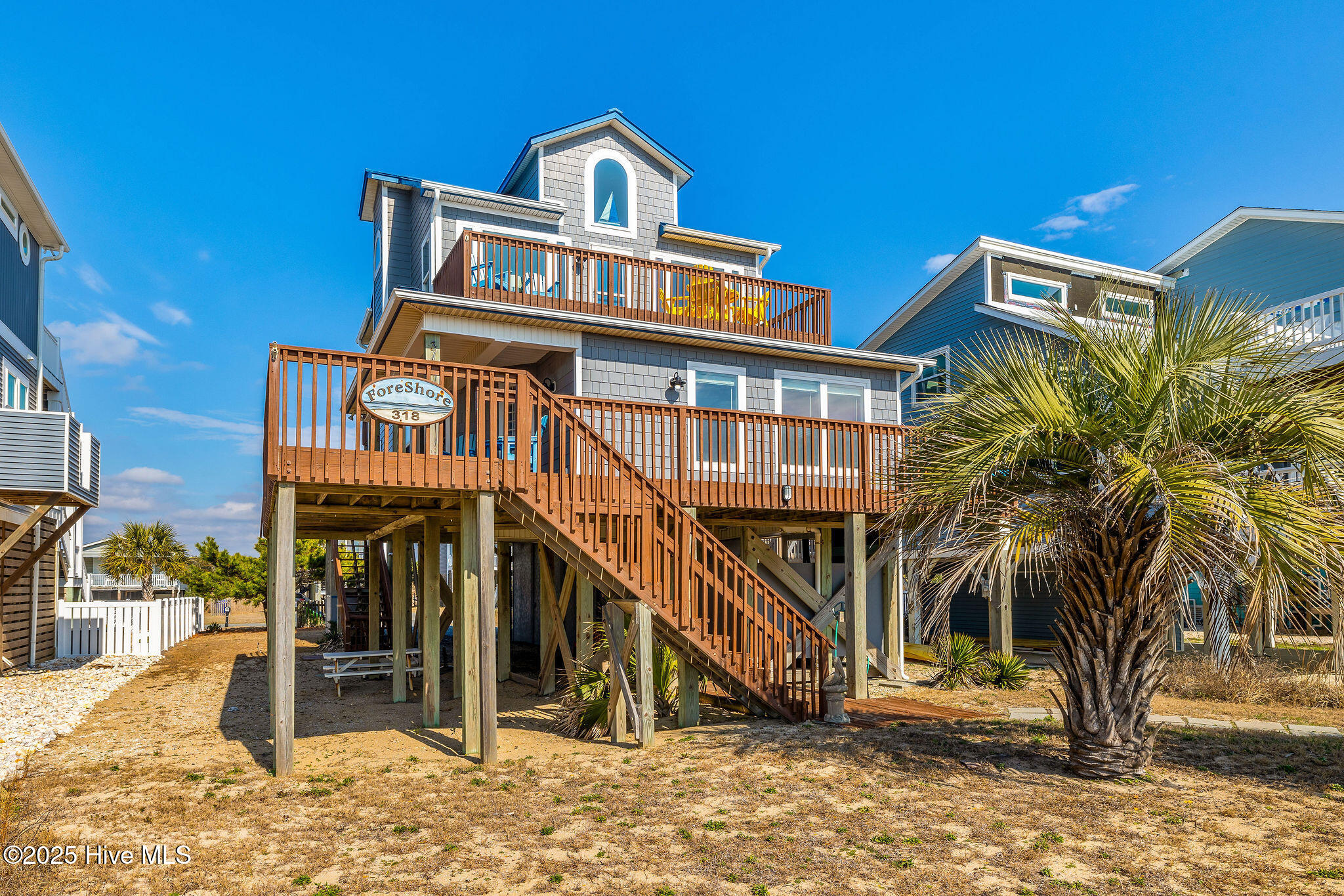 318 E Beach Drive Property Photo 1