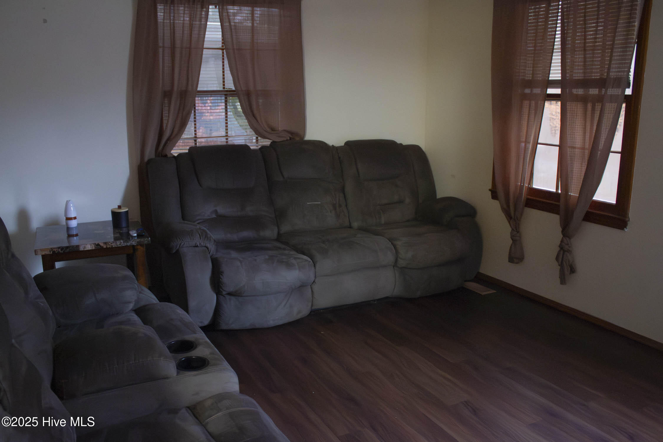 522 Perry Street Property Photo 6