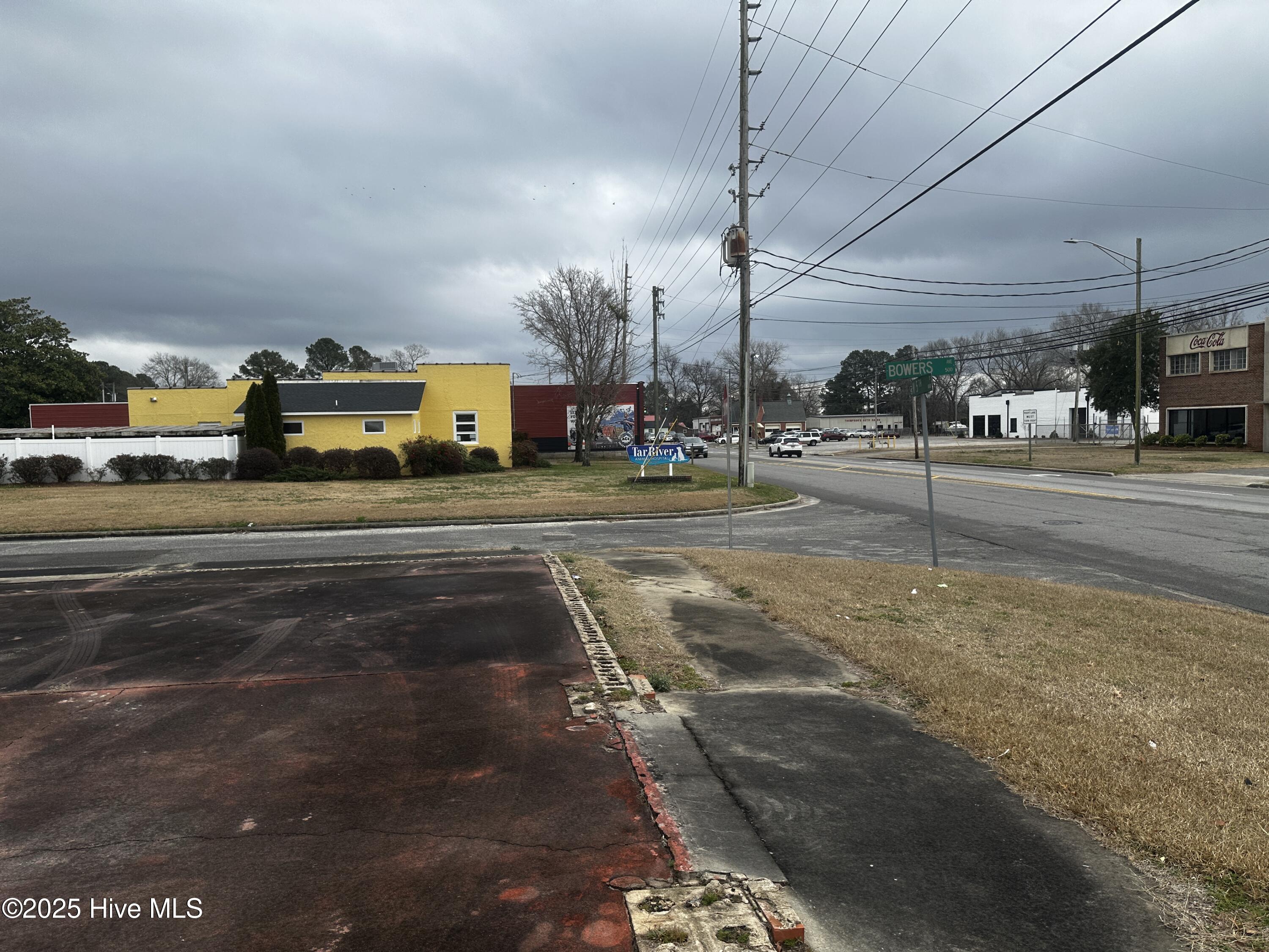 852 W 5th Street Property Photo 4
