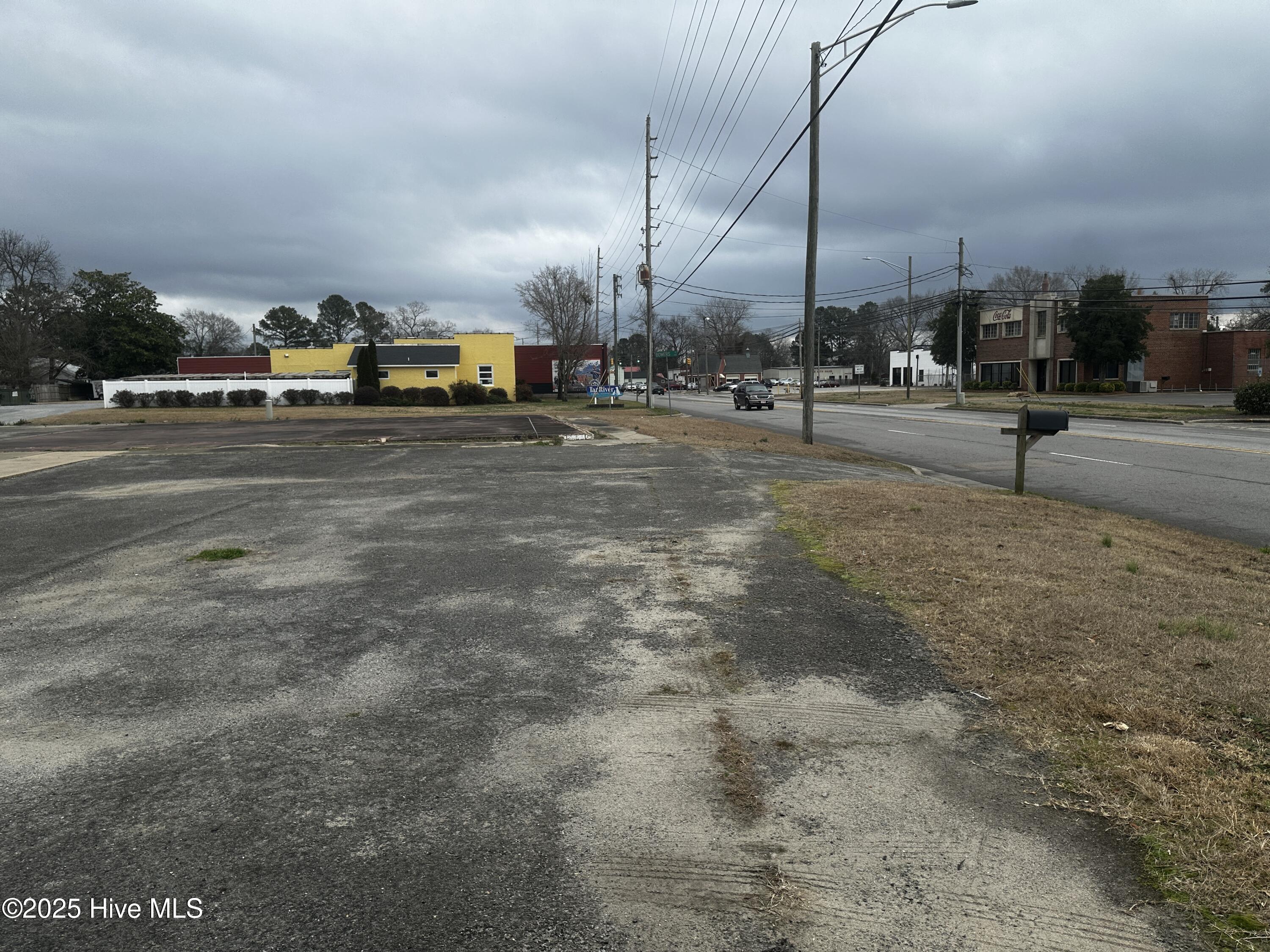 852 W 5th Street Property Photo 7
